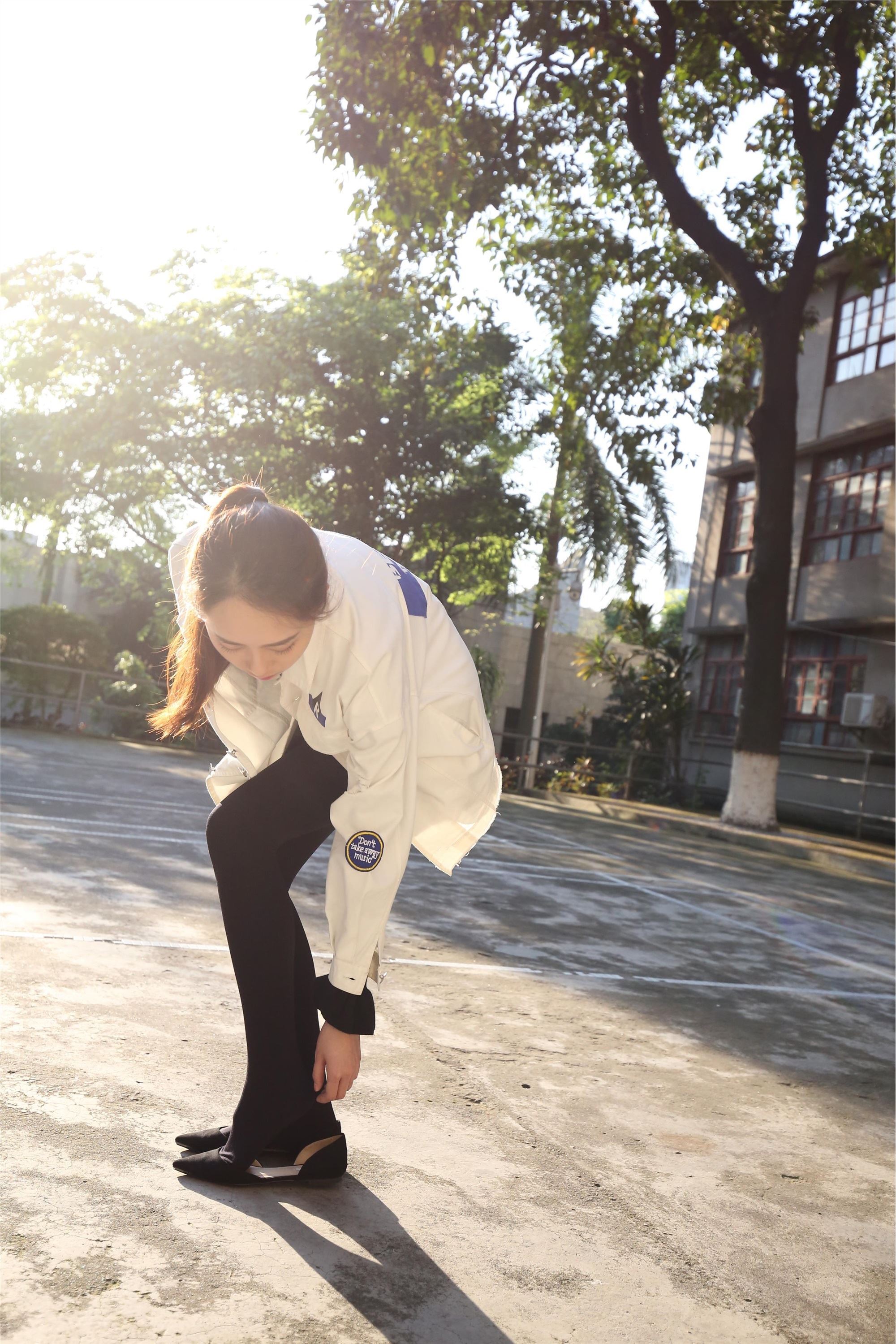 大西瓜美女图片 Z2-1 衬黑厚丝600p2