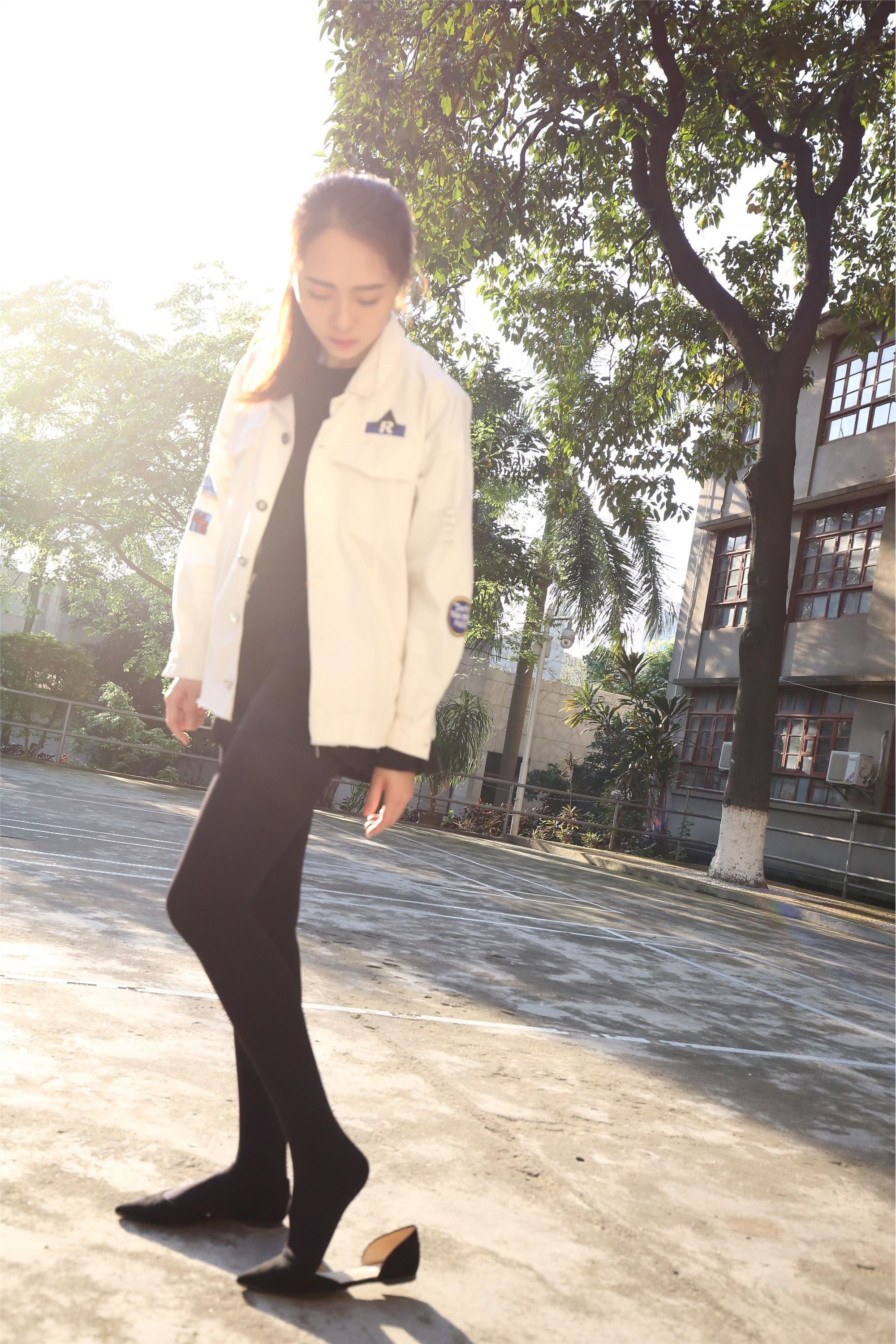 大西瓜美女图片 Z2-1 衬黑厚丝600p2