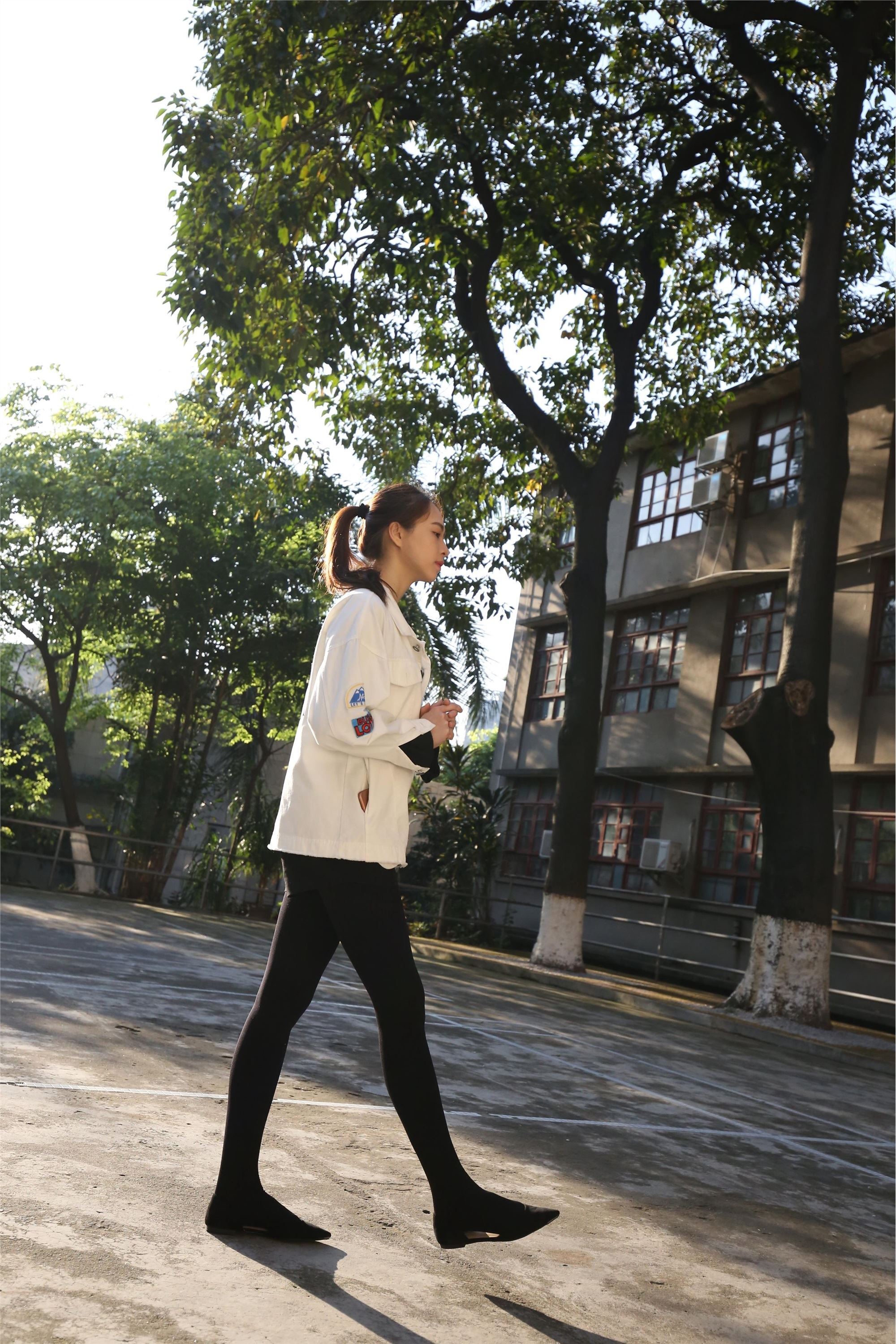 大西瓜美女图片 Z2-1 衬黑厚丝600p2