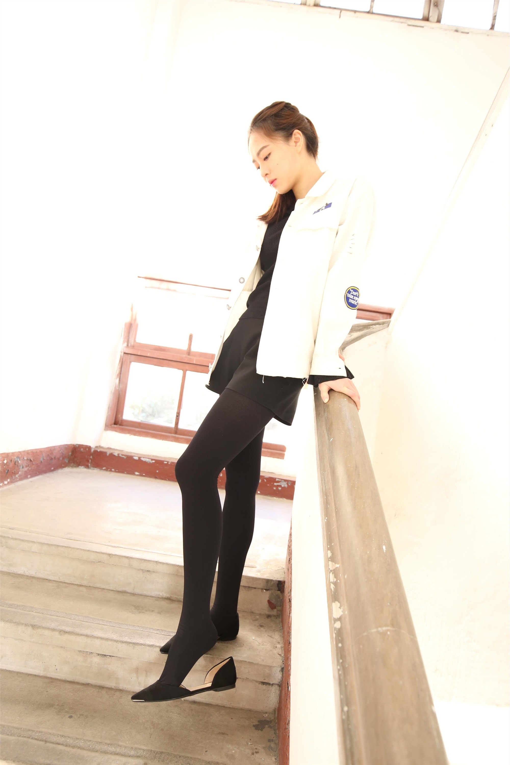 大西瓜美女图片 Z2-1 衬黑厚丝600p3