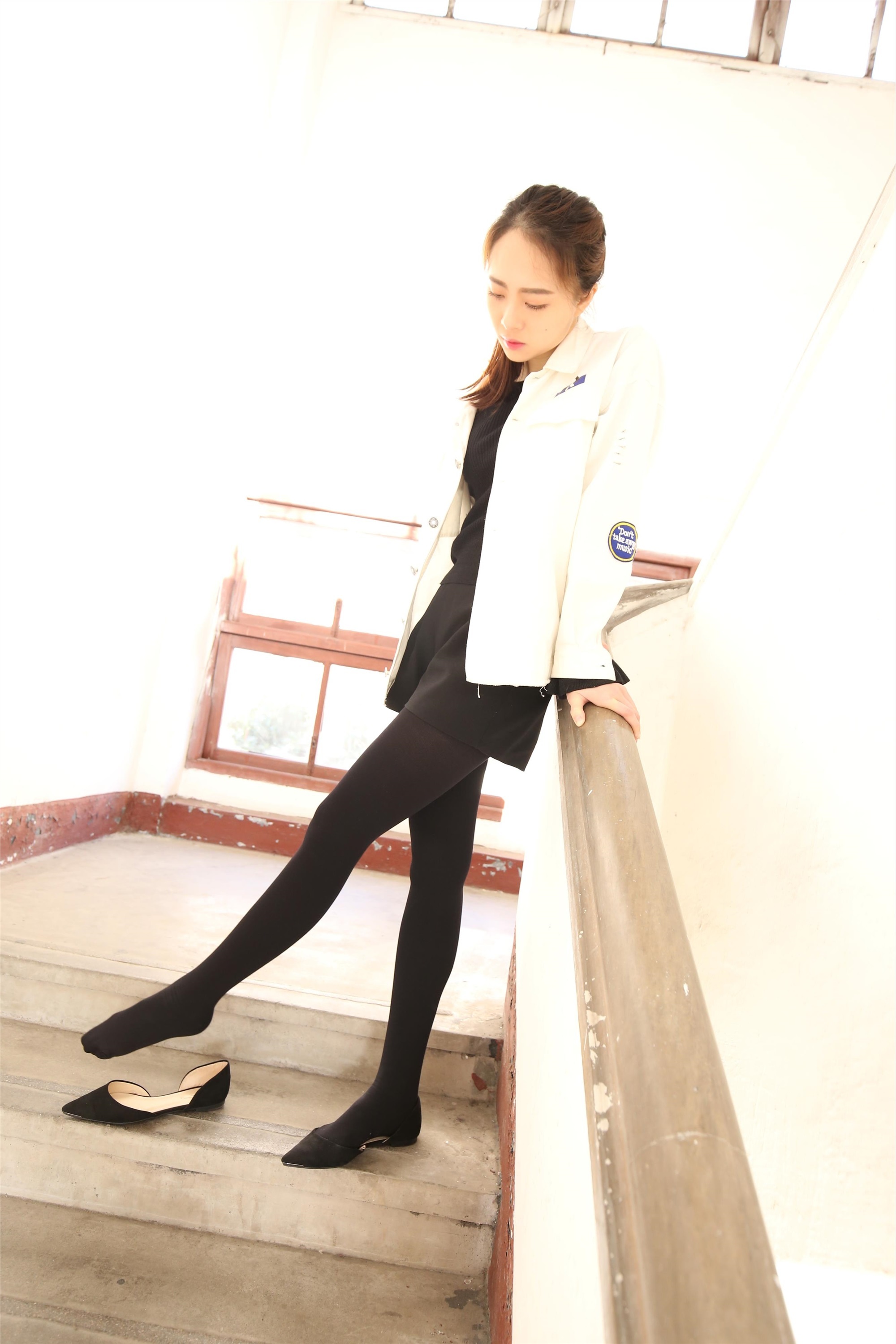 大西瓜美女图片 Z2-1 衬黑厚丝600p3