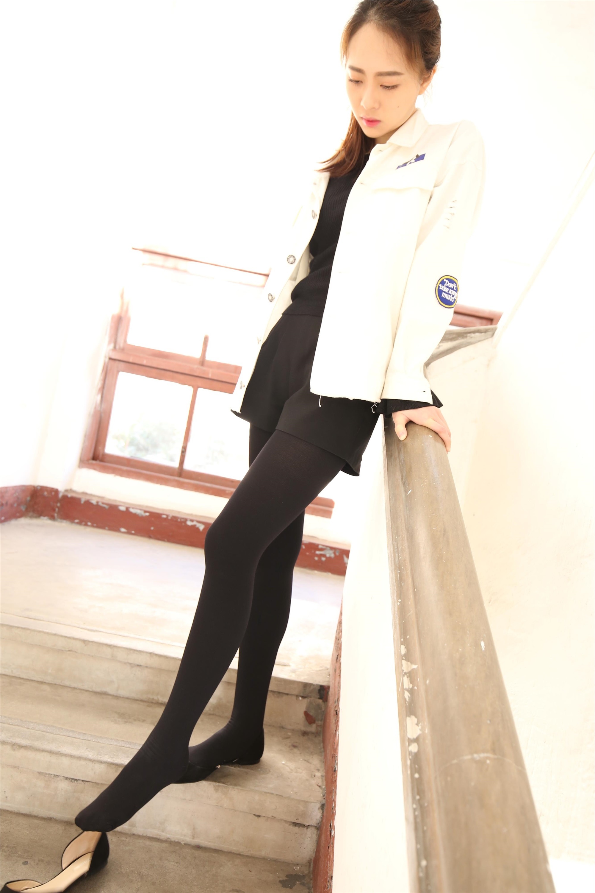 大西瓜美女图片 Z2-1 衬黑厚丝600p3