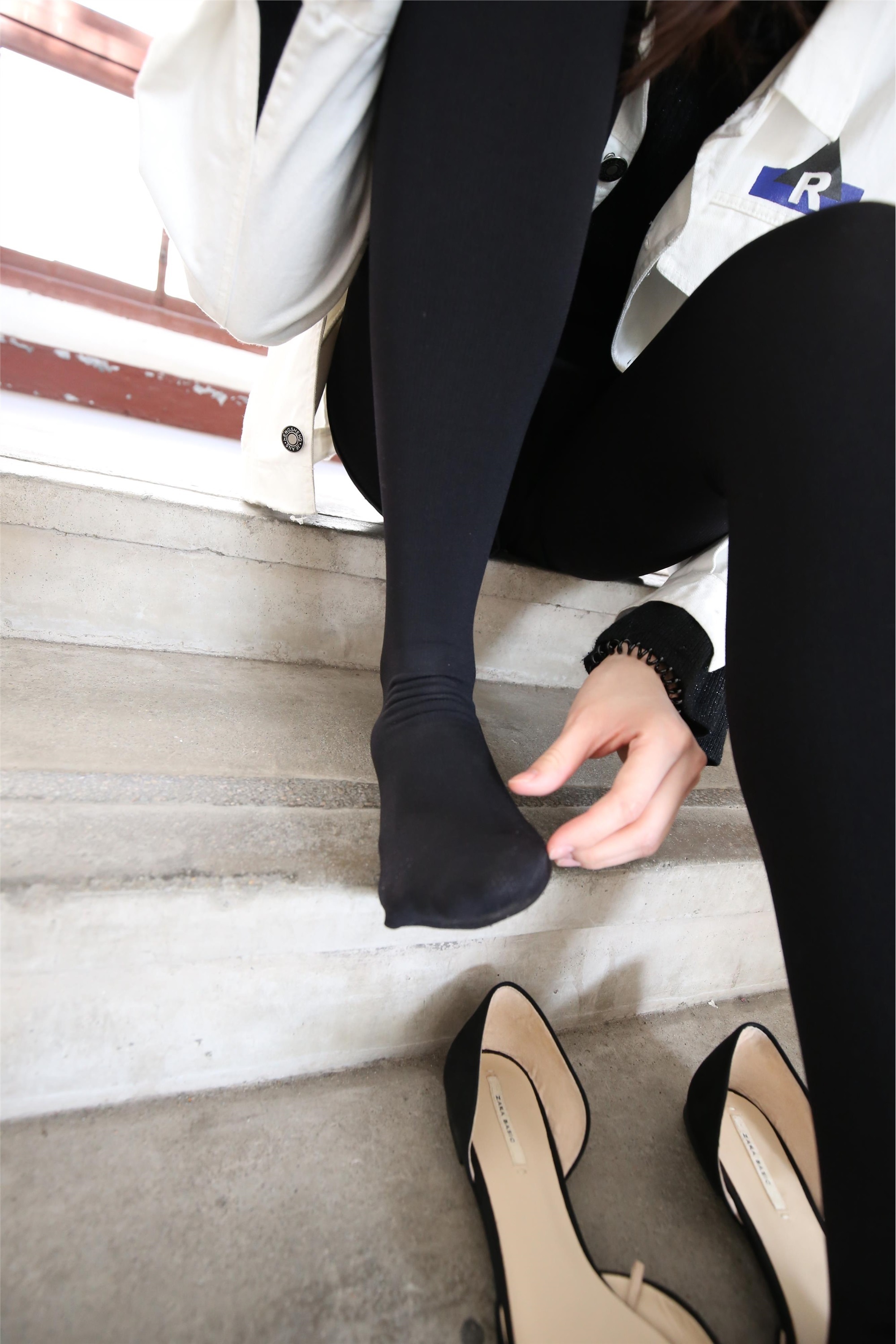 大西瓜美女图片 Z2-1 衬黑厚丝600p3