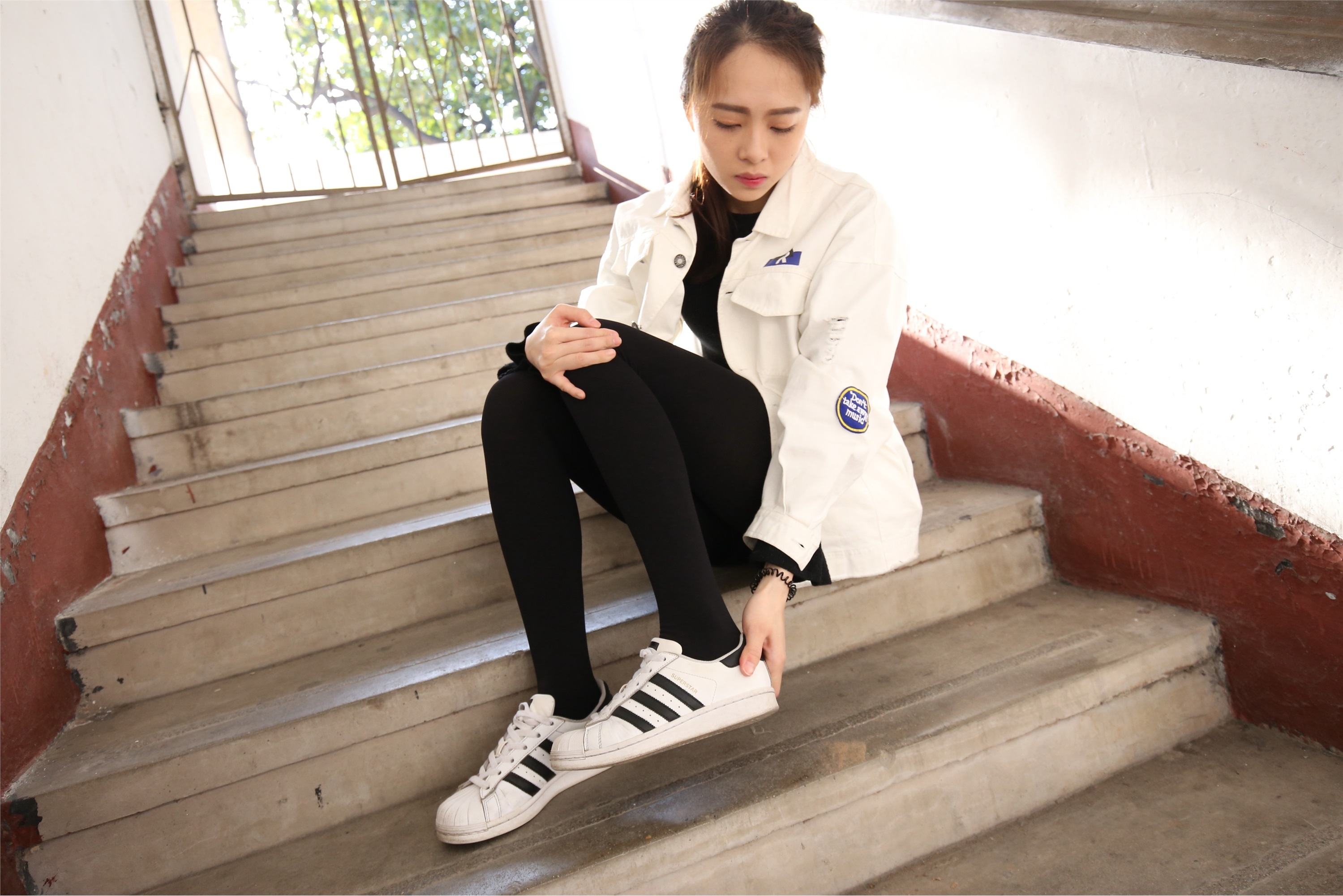 大西瓜美女图片 Z2-1 衬黑厚丝600p4