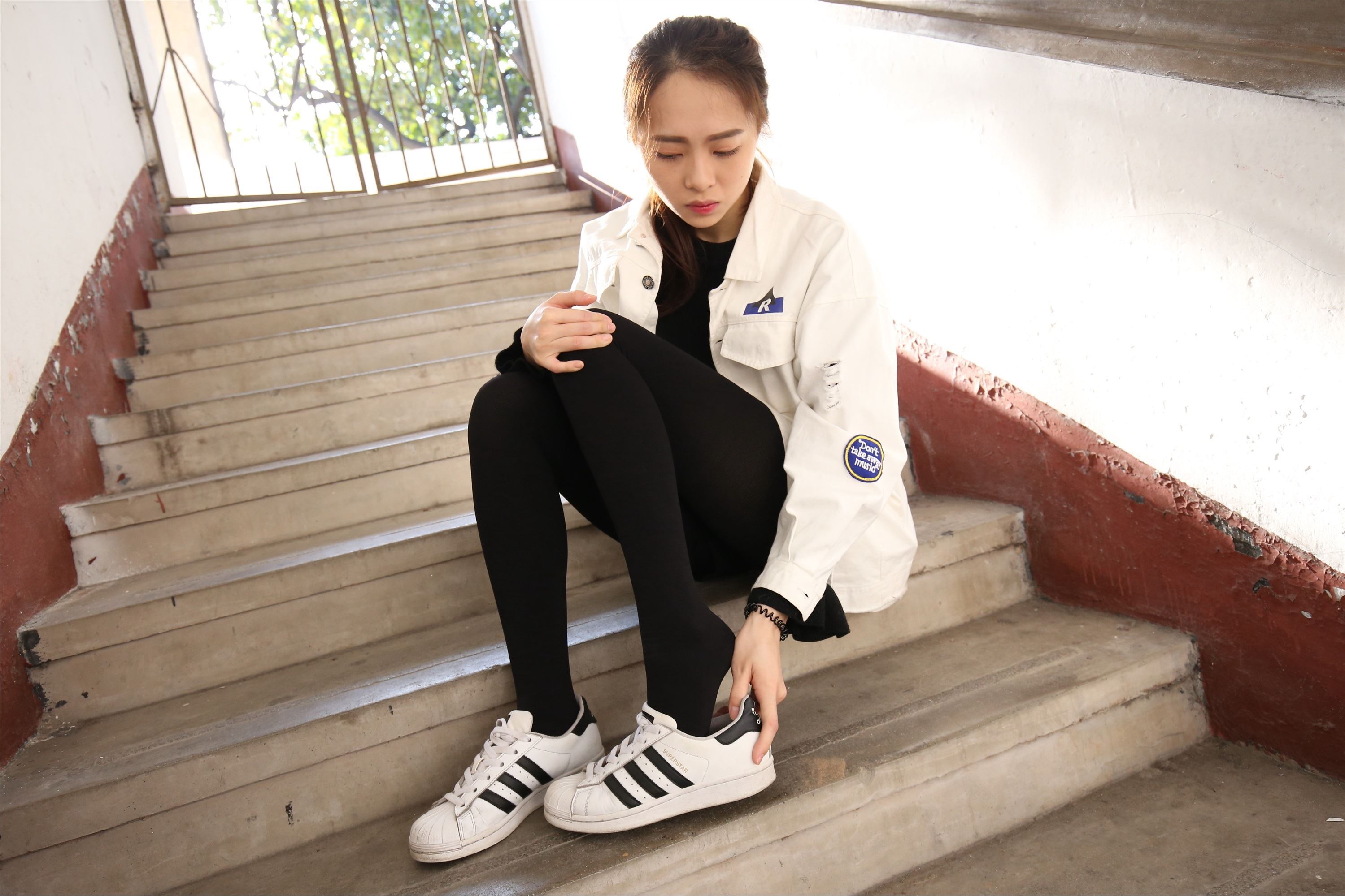 大西瓜美女图片 Z2-1 衬黑厚丝600p4