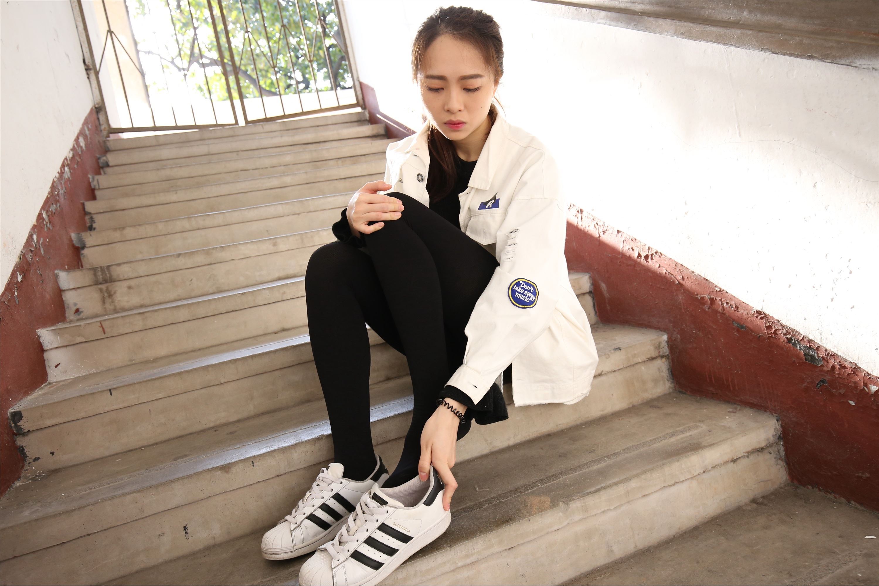 大西瓜美女图片 Z2-1 衬黑厚丝600p4