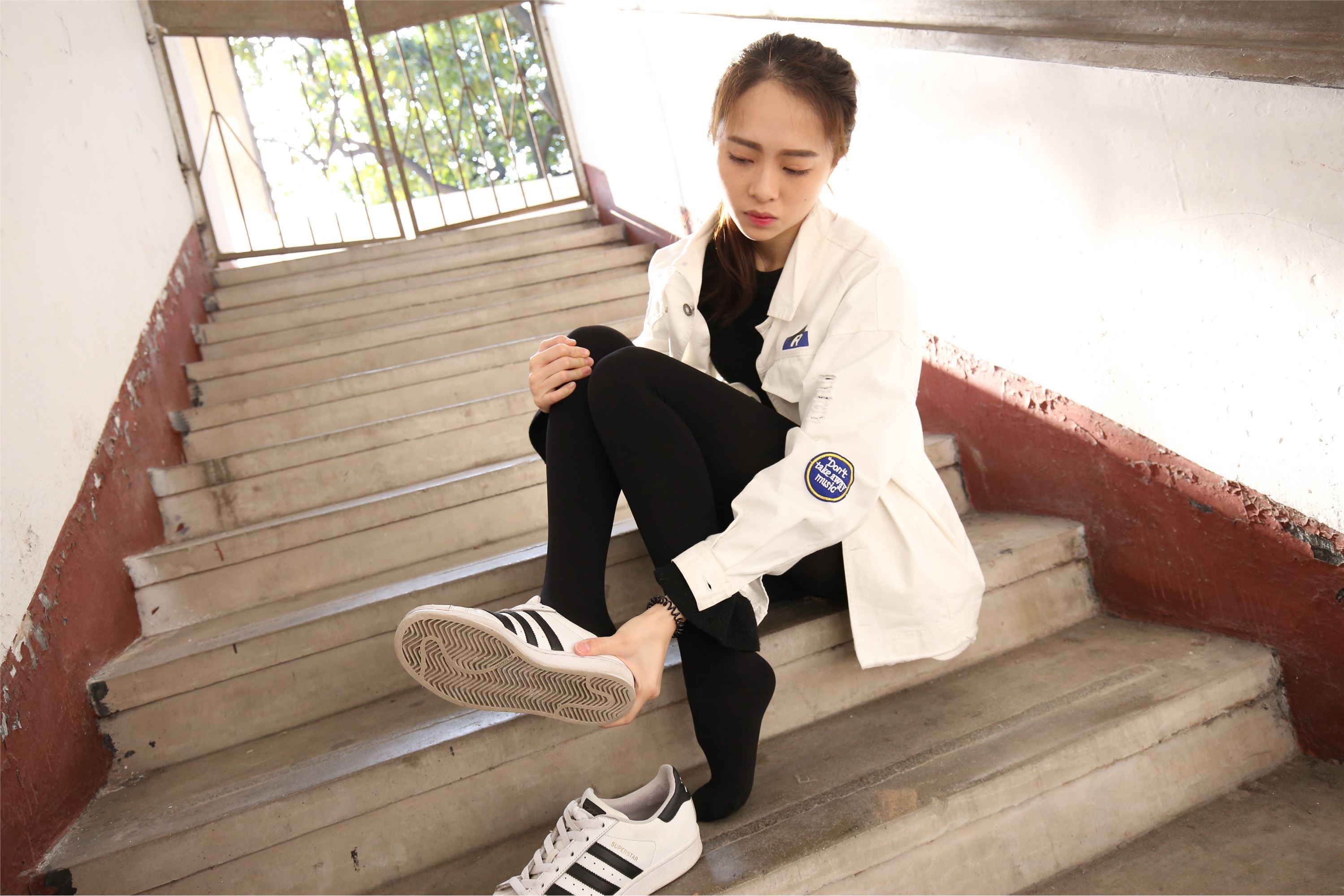 大西瓜美女图片 Z2-1 衬黑厚丝600p4