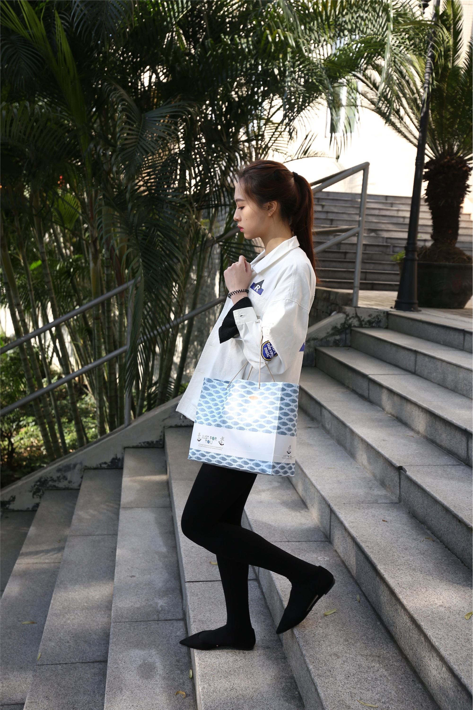 大西瓜美女图片 Z2-1 衬黑厚丝600p5