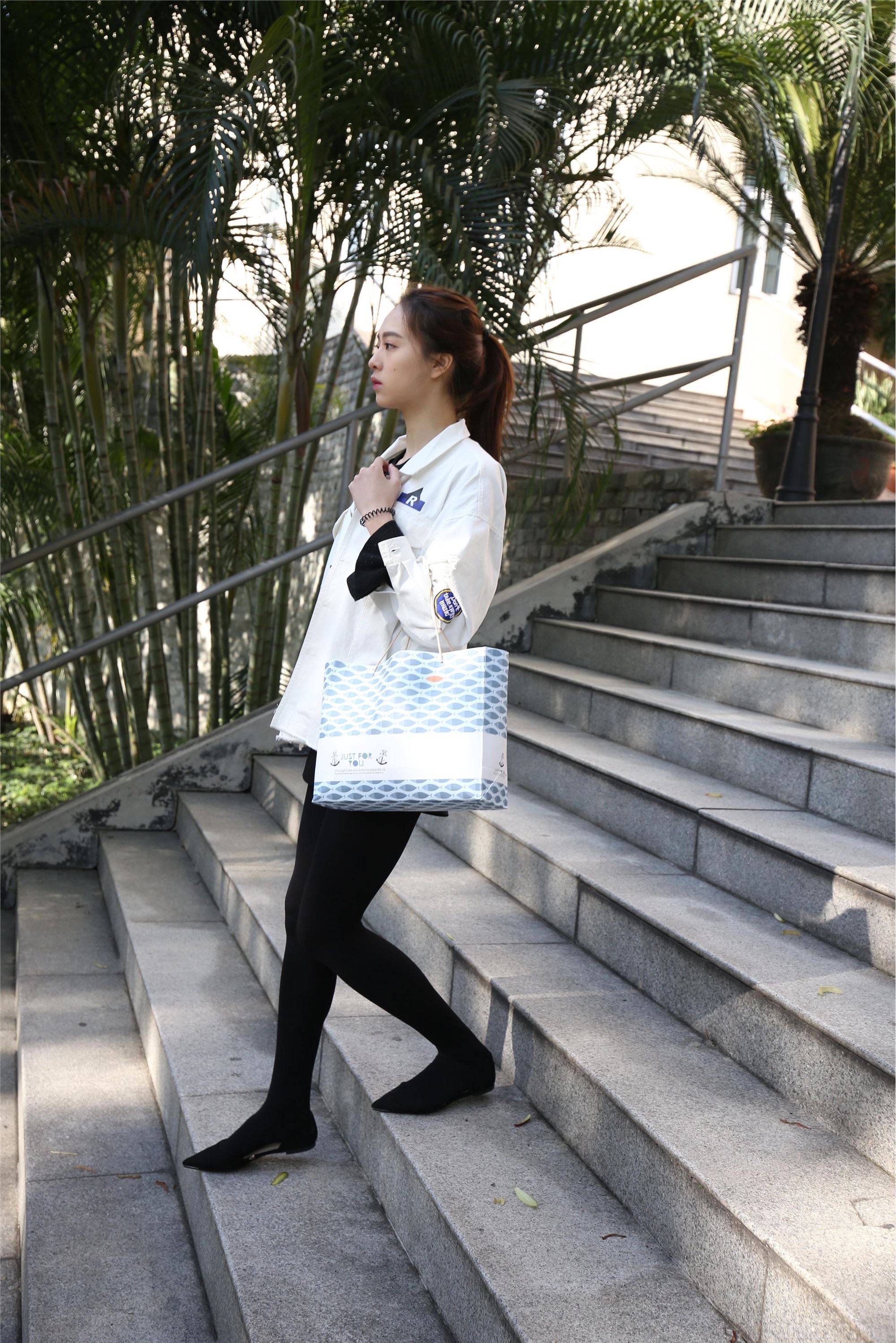 大西瓜美女图片 Z2-1 衬黑厚丝600p5