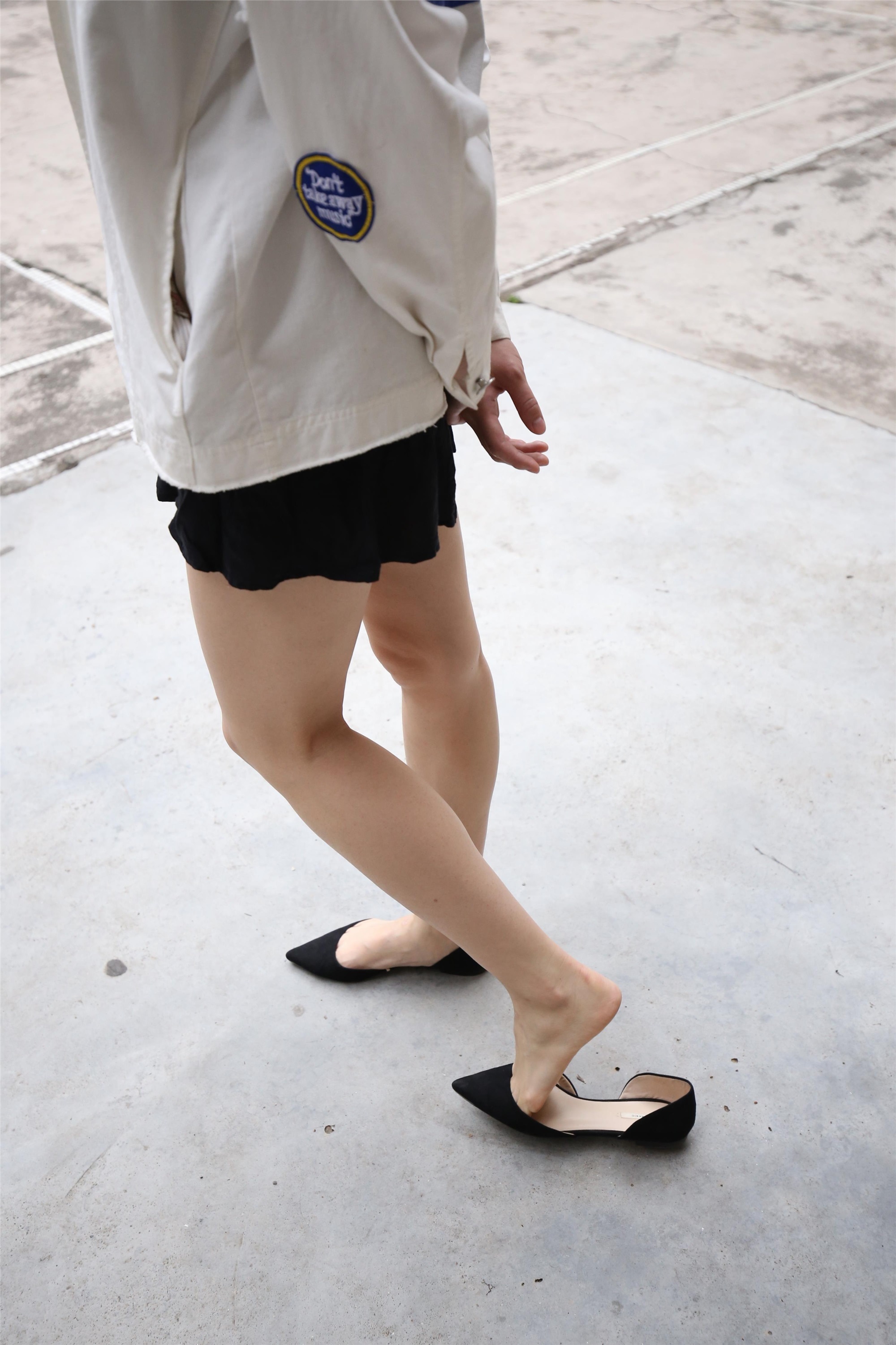 大西瓜美女图片 Z2-3 衫裸足561p1