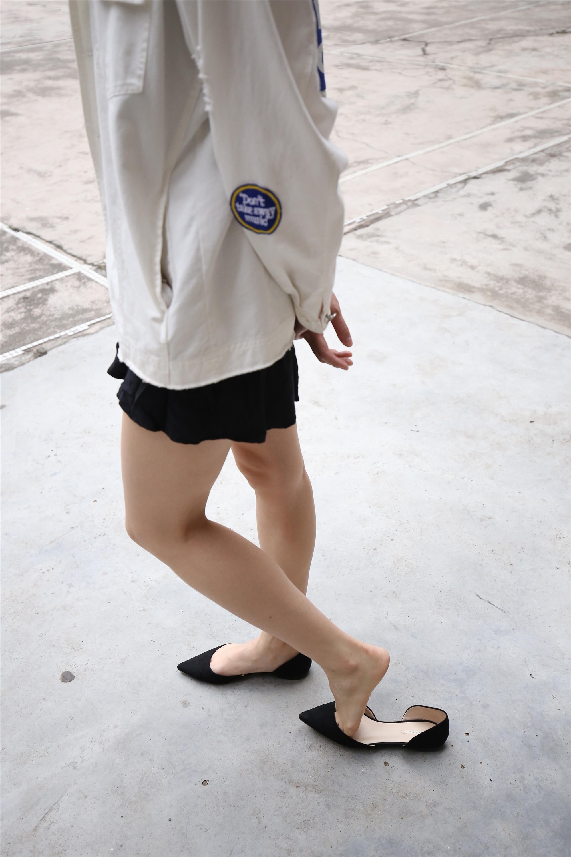 大西瓜美女图片 Z2-3 衫裸足561p1