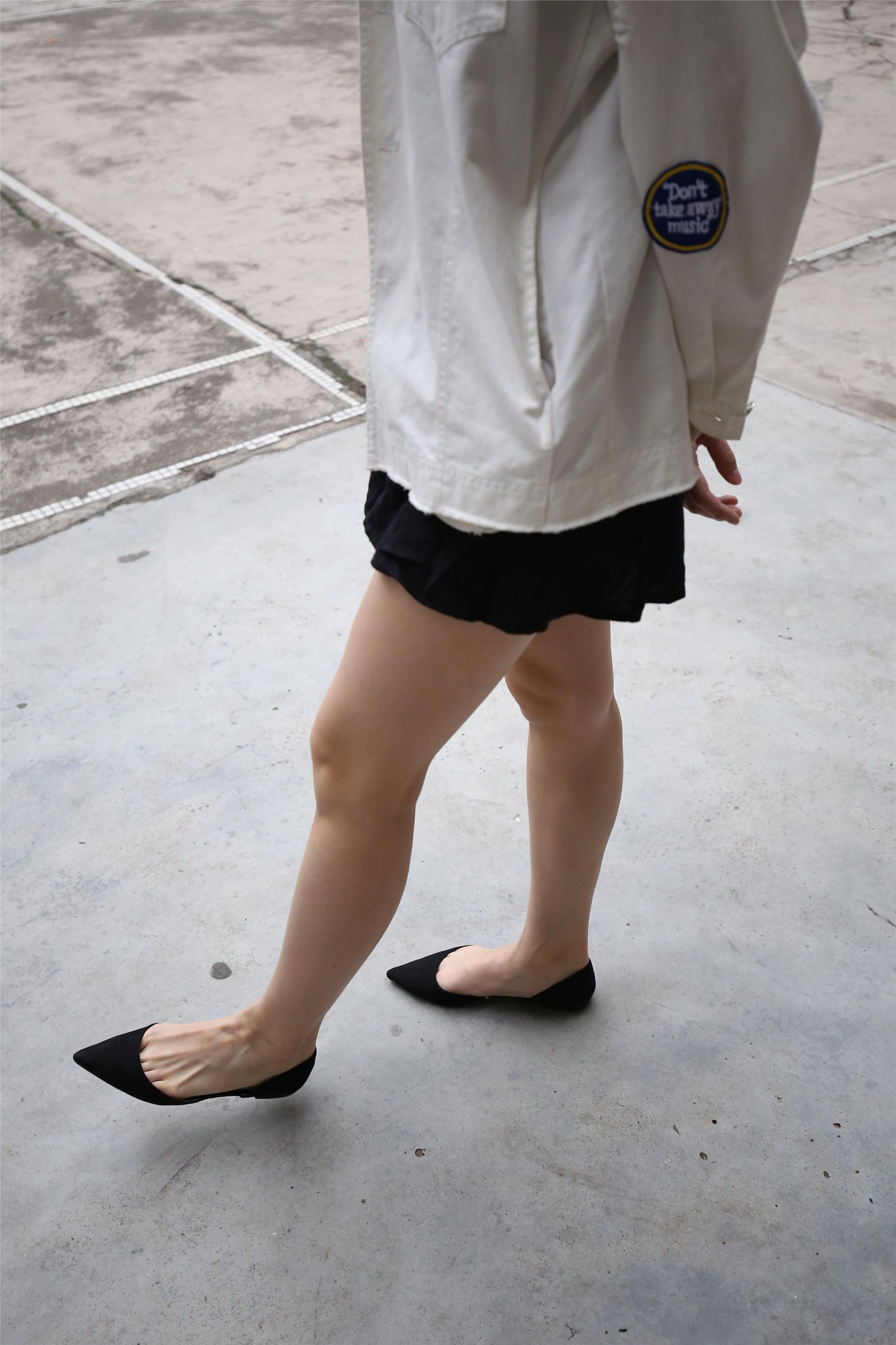 大西瓜美女图片 Z2-3 衫裸足561p1