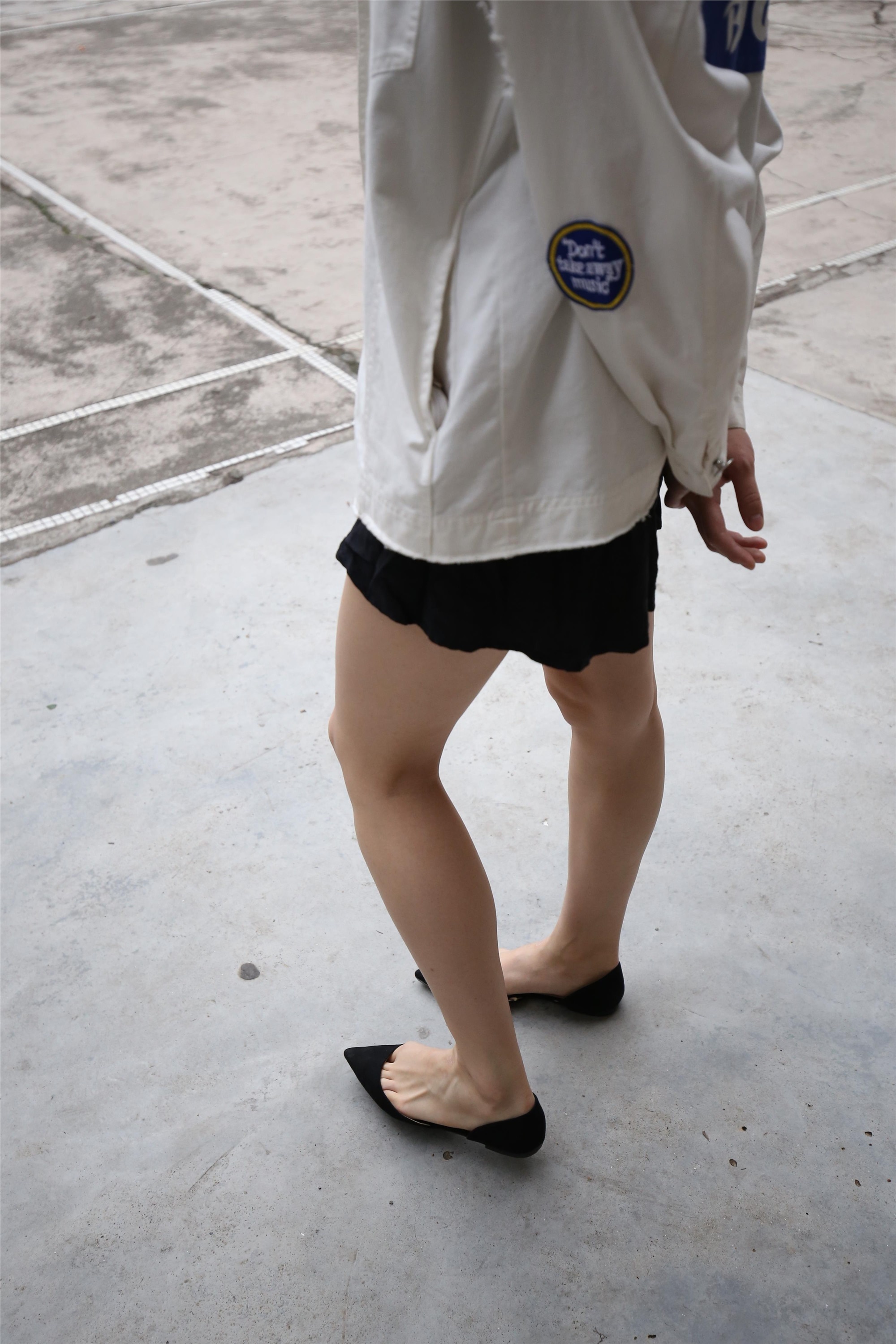 大西瓜美女图片 Z2-3 衫裸足561p1