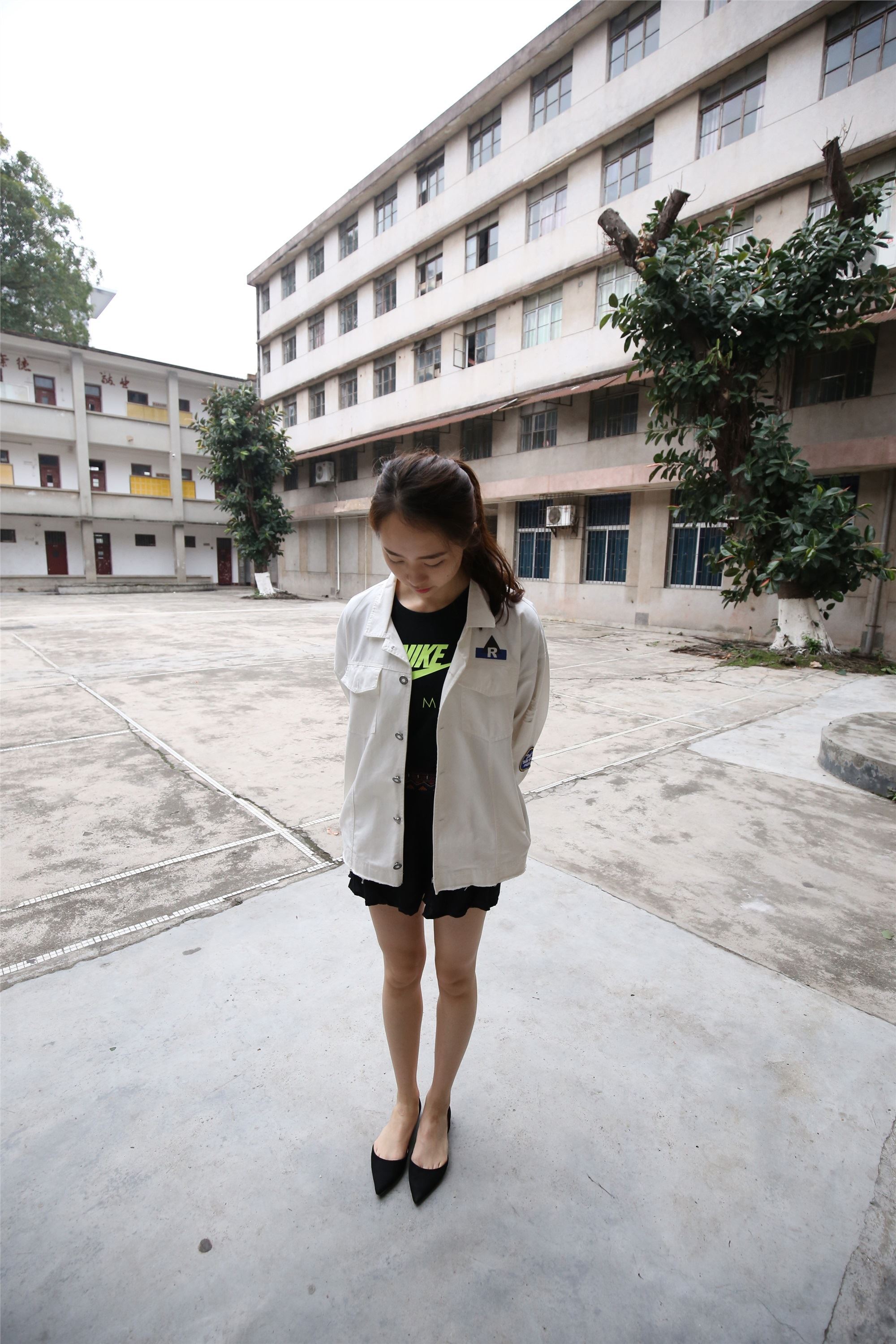 大西瓜美女图片 Z2-3 衫裸足561p1