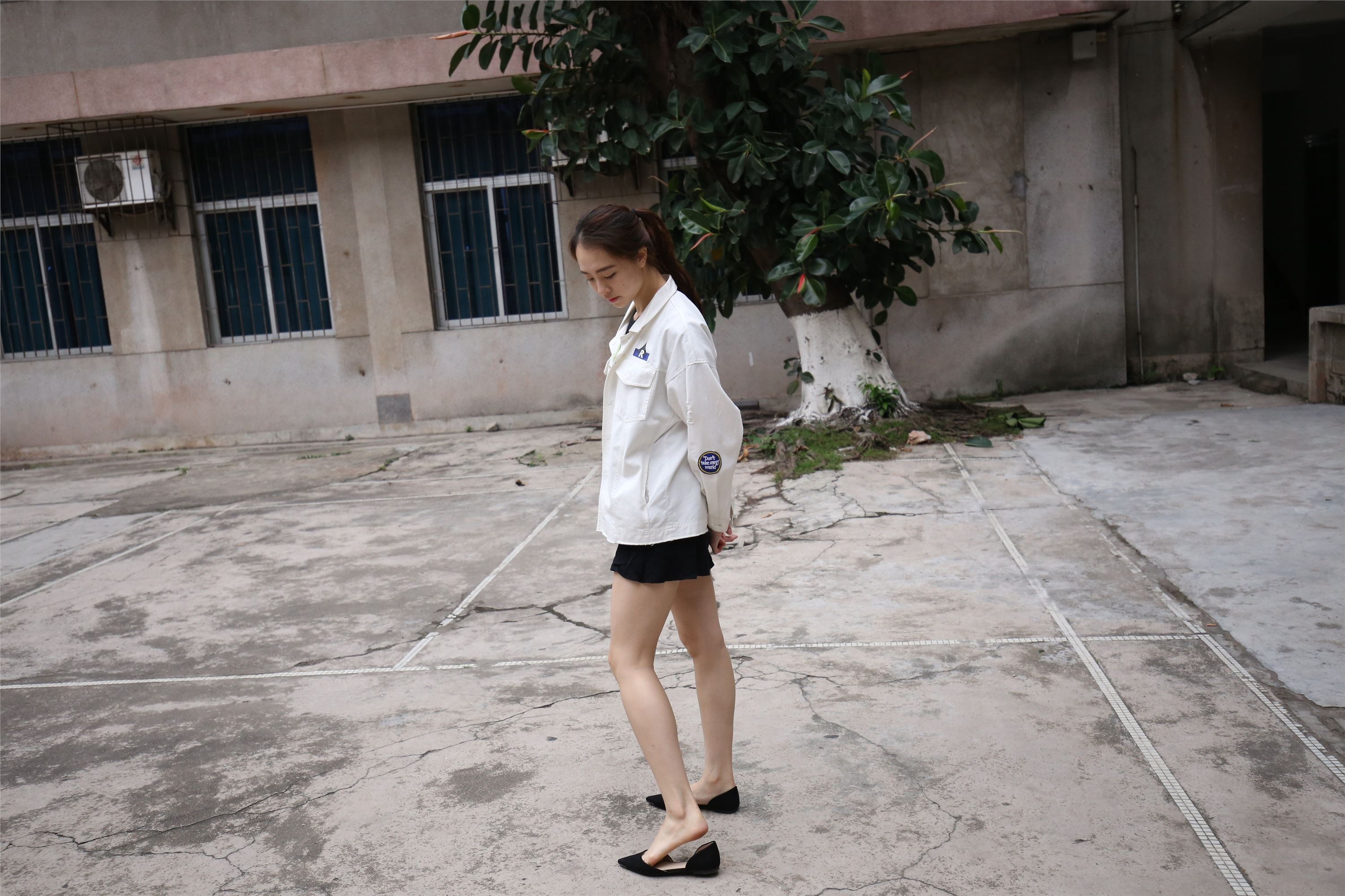 大西瓜美女图片 Z2-3 衫裸足561p1