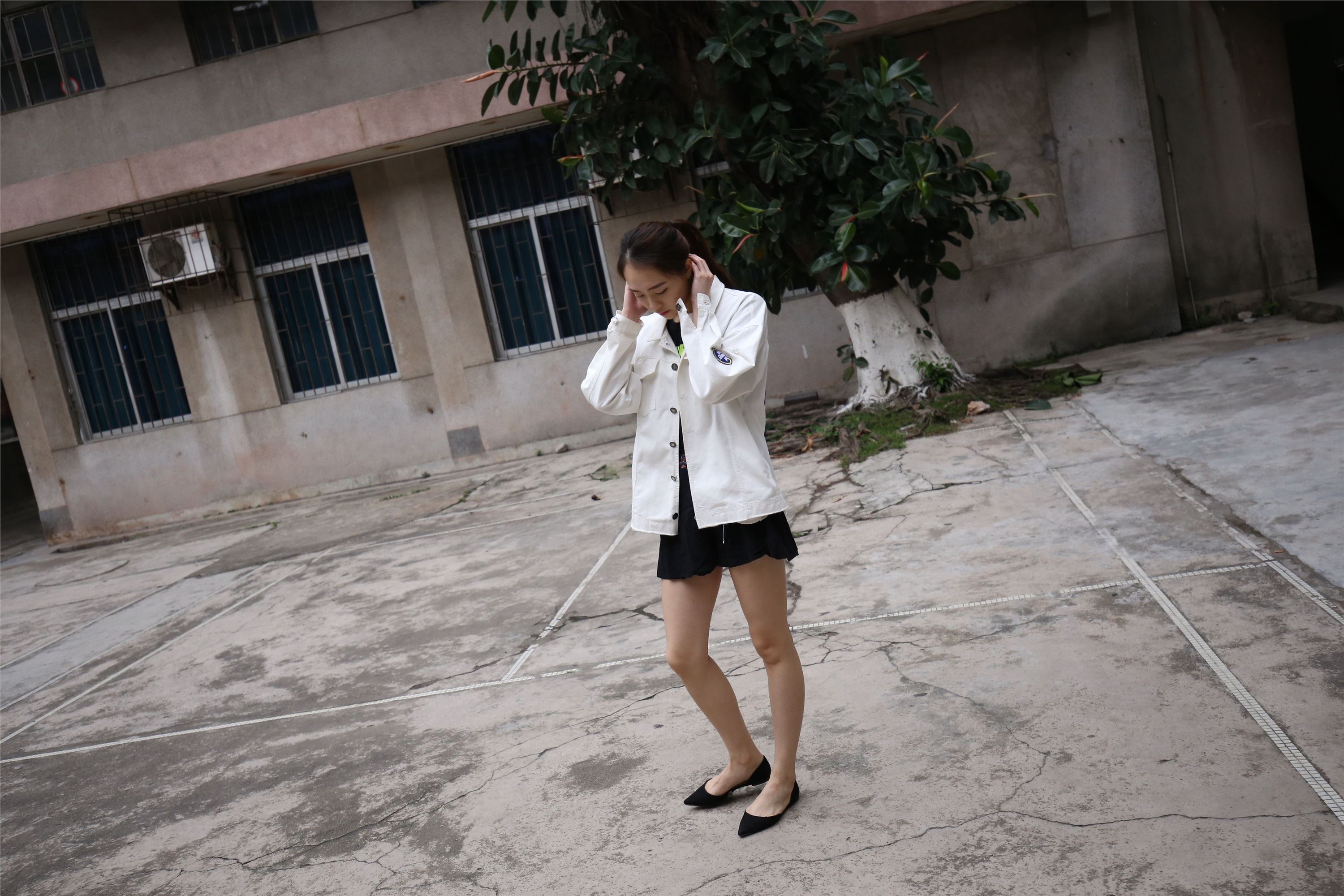 大西瓜美女图片 Z2-3 衫裸足561p1