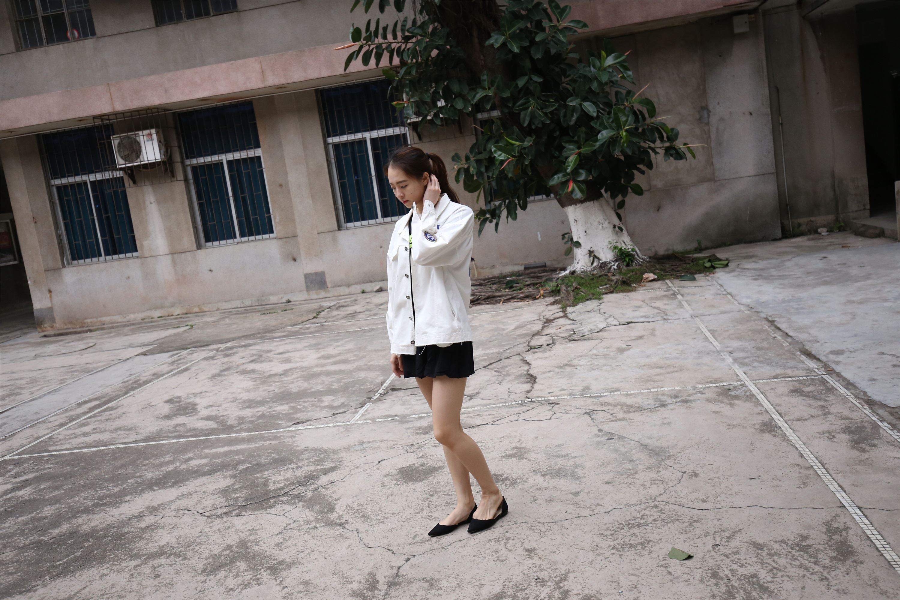 大西瓜美女图片 Z2-3 衫裸足561p1