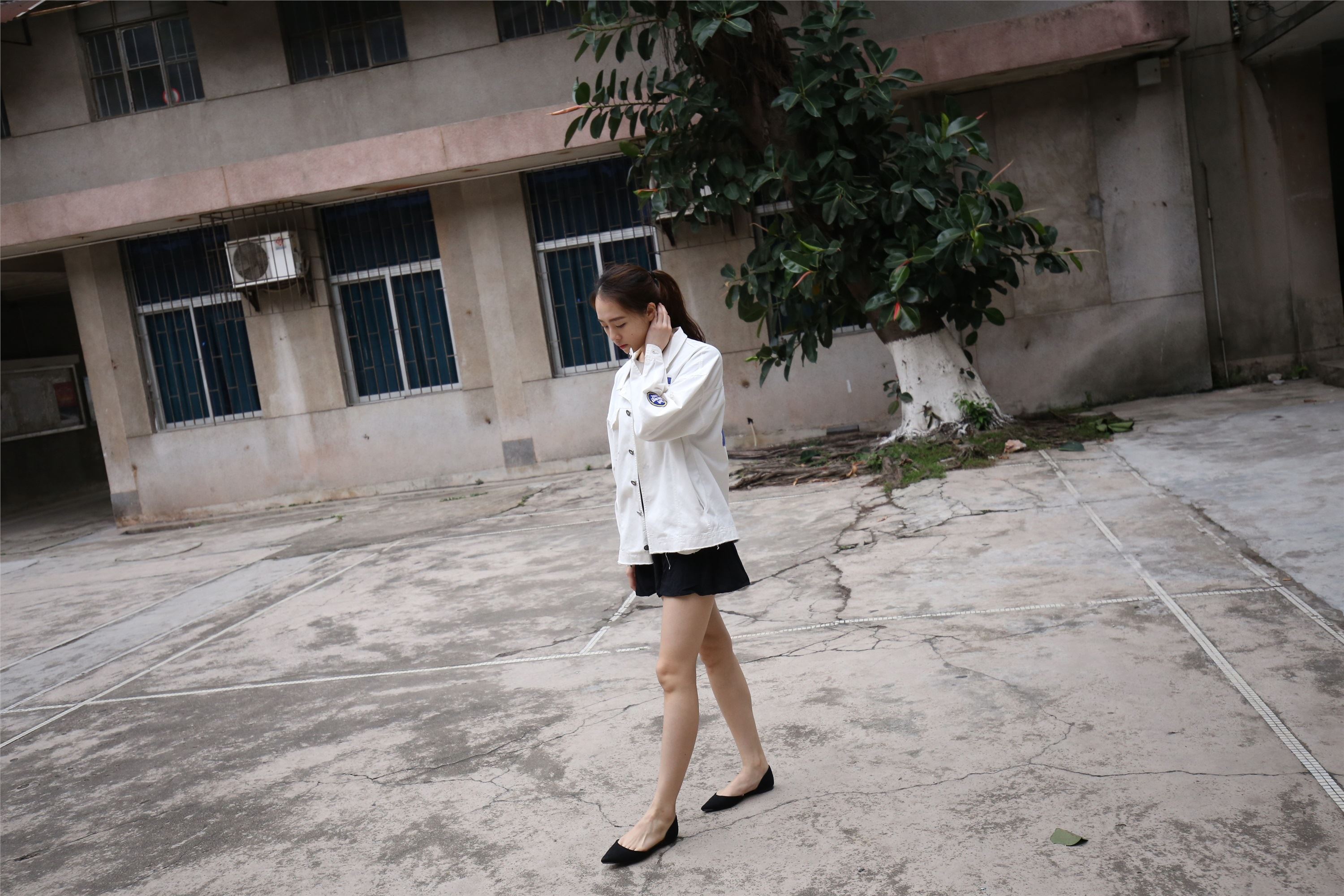 大西瓜美女图片 Z2-3 衫裸足561p1