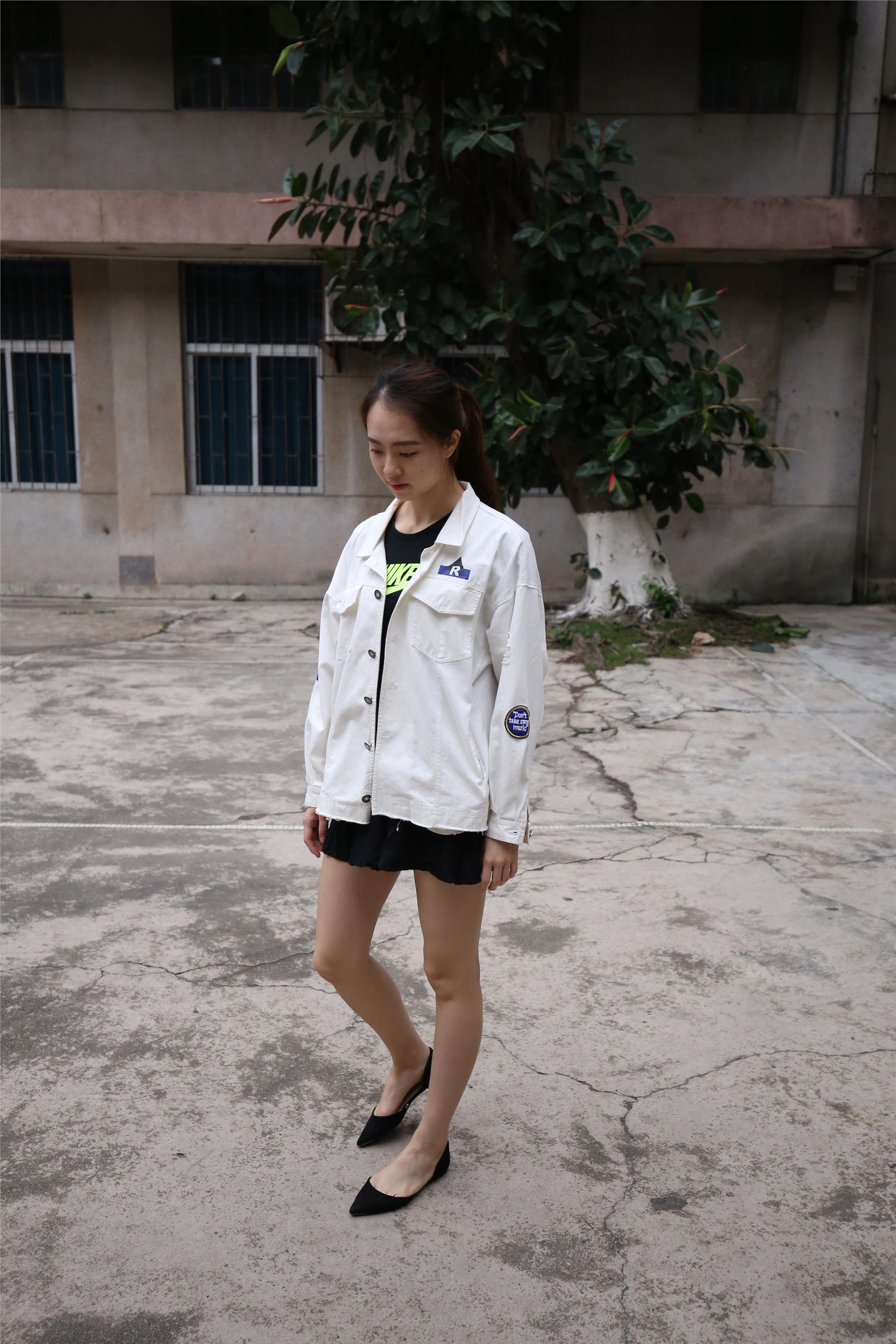 大西瓜美女图片 Z2-3 衫裸足561p1