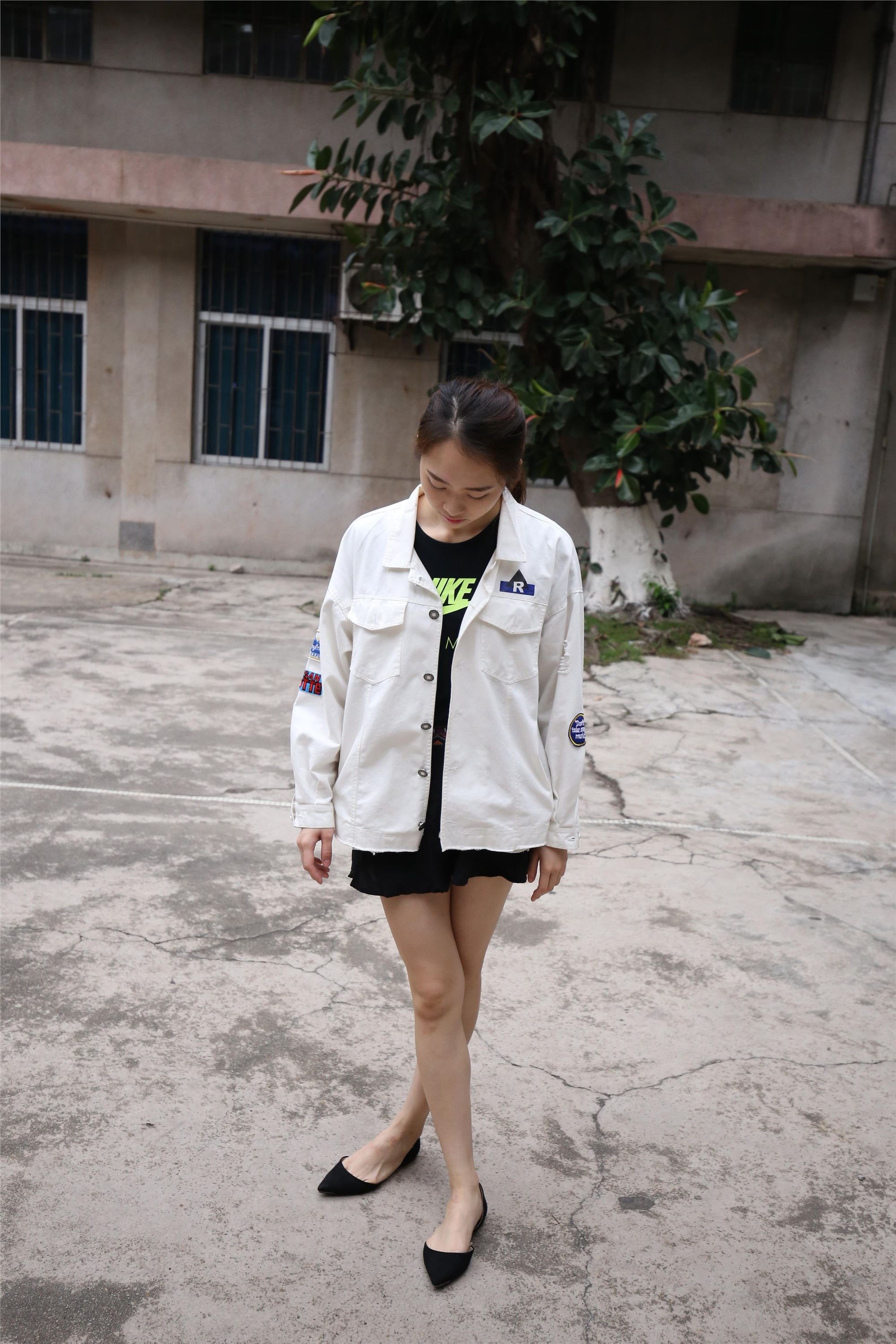 大西瓜美女图片 Z2-3 衫裸足561p1