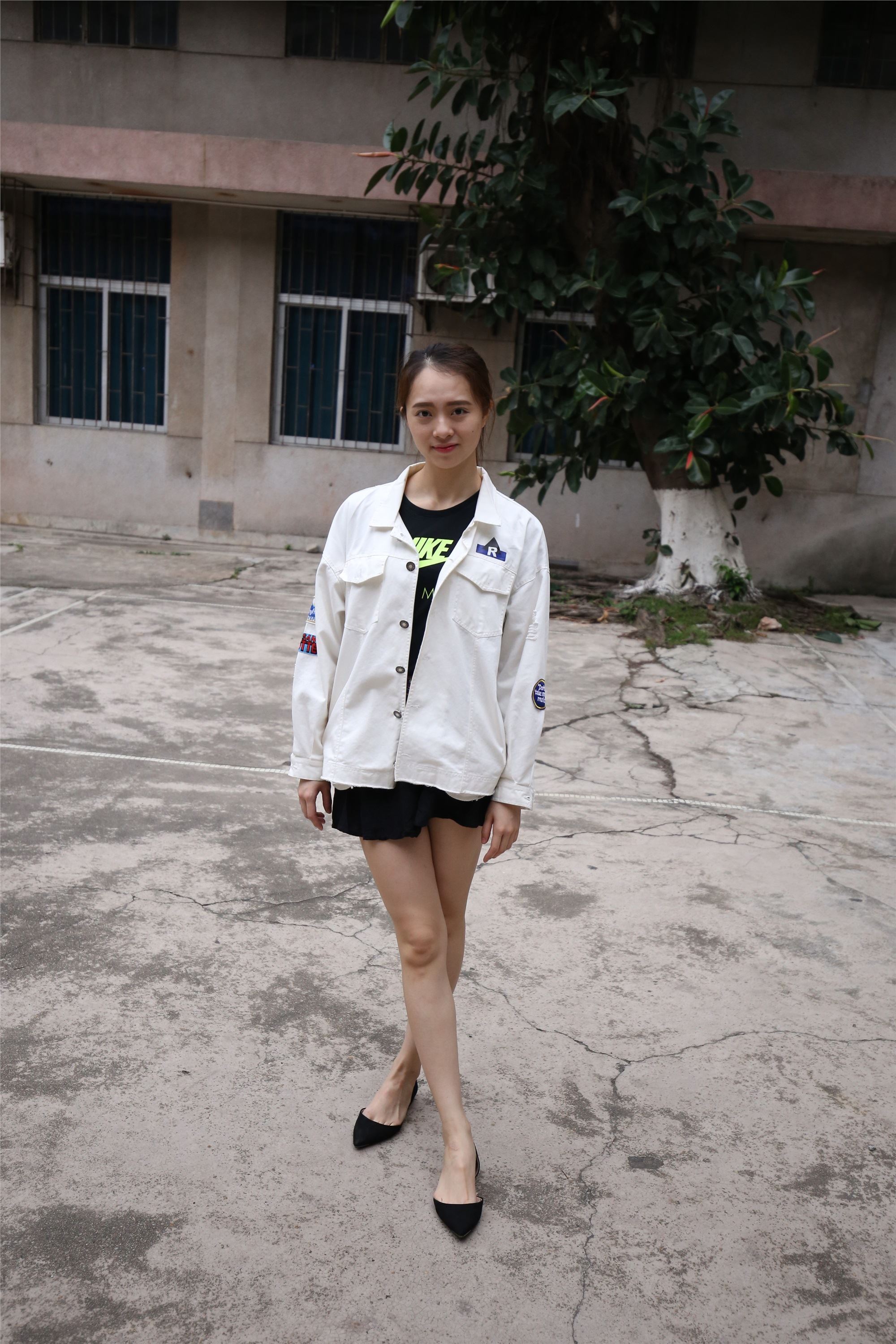 大西瓜美女图片 Z2-3 衫裸足561p1