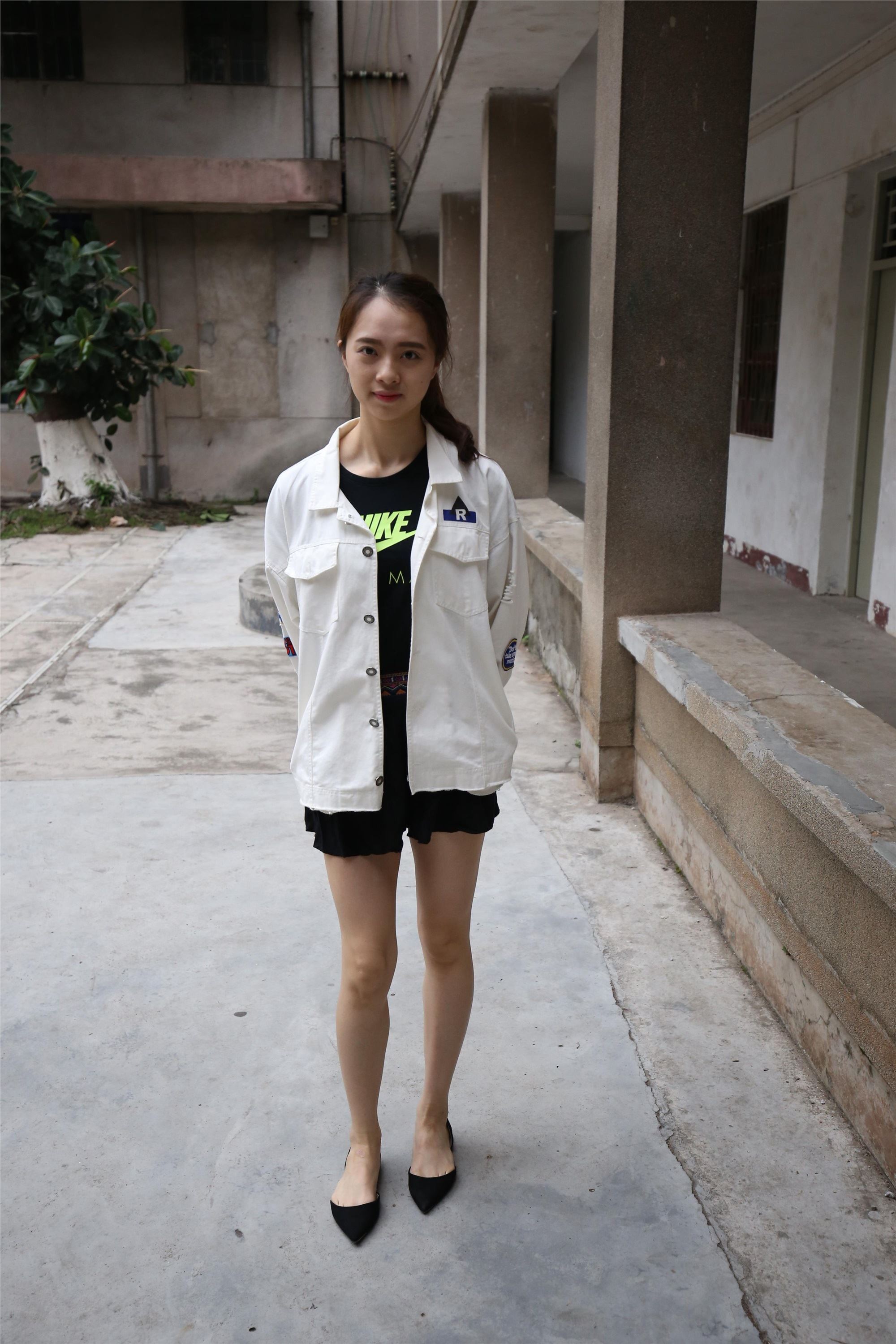 大西瓜美女图片 Z2-3 衫裸足561p1