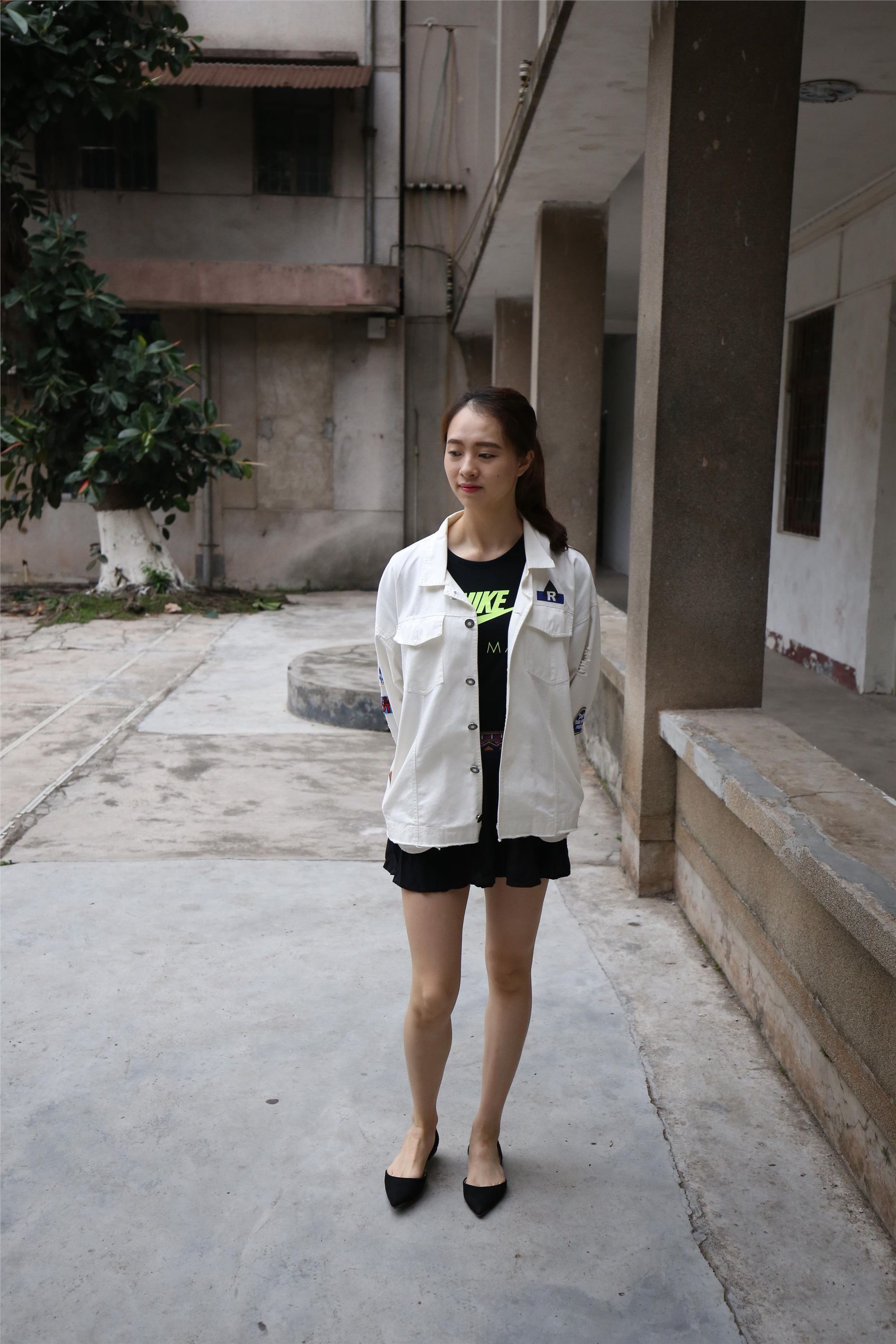 大西瓜美女图片 Z2-3 衫裸足561p1