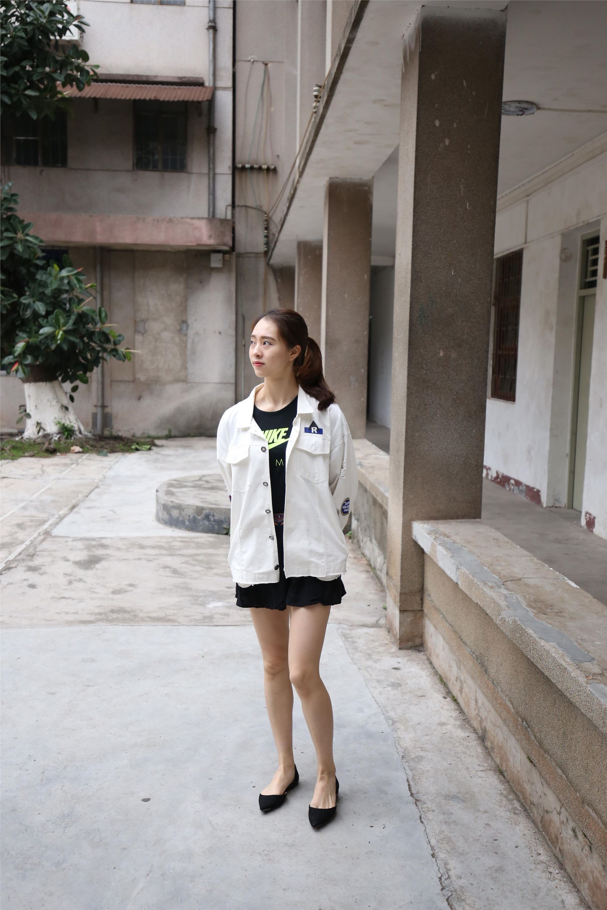 大西瓜美女图片 Z2-3 衫裸足561p1