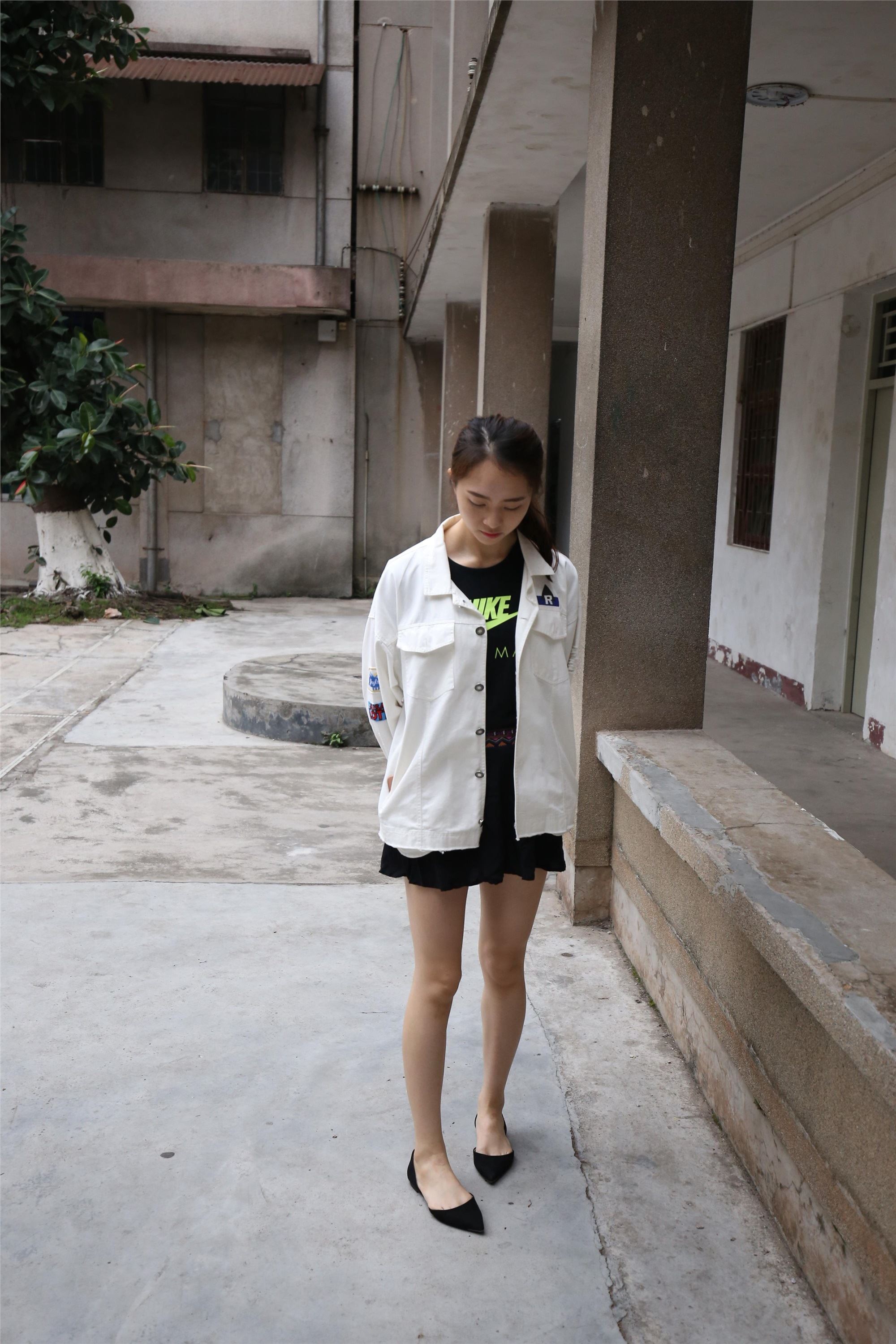 大西瓜美女图片 Z2-3 衫裸足561p1