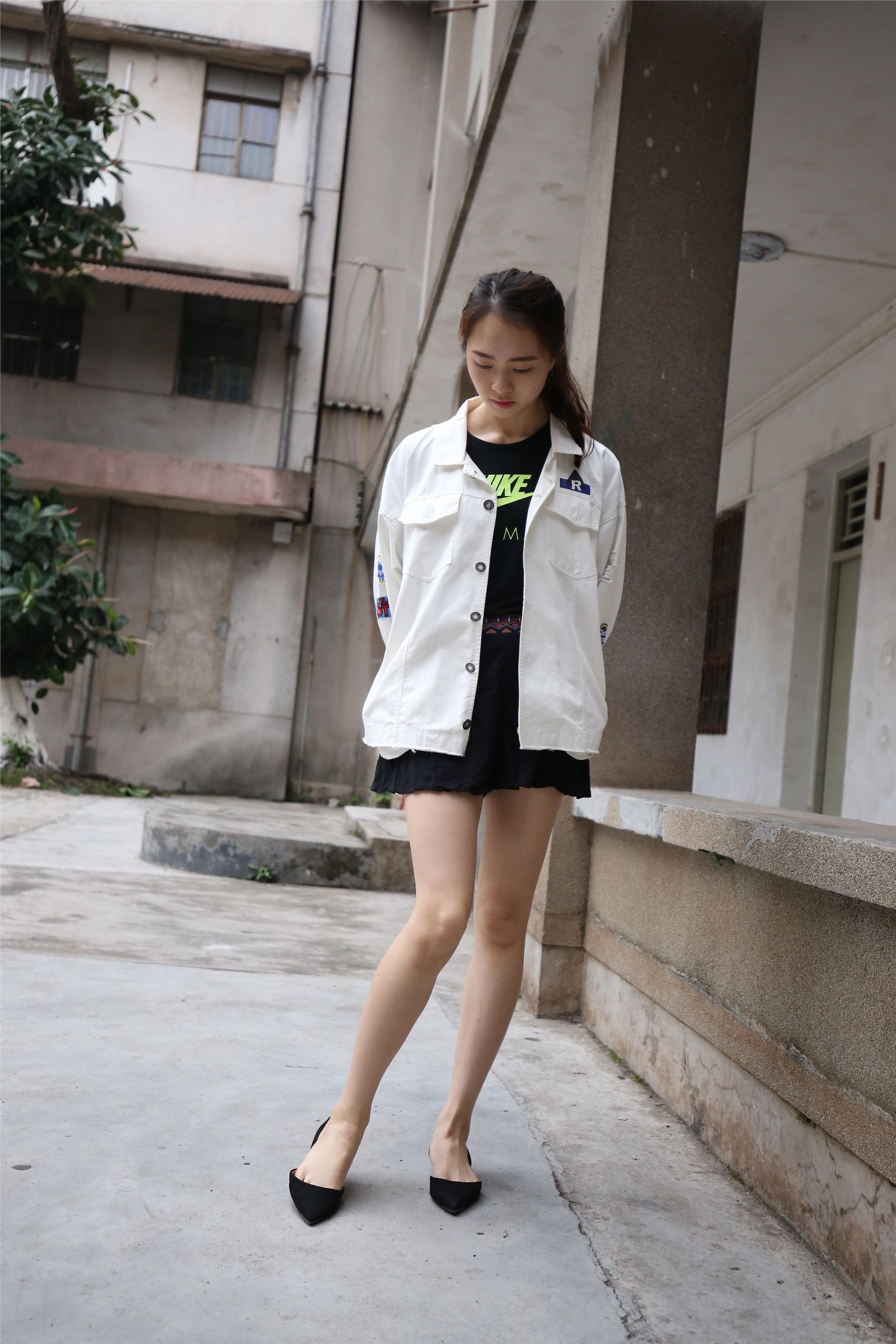 大西瓜美女图片 Z2-3 衫裸足561p1