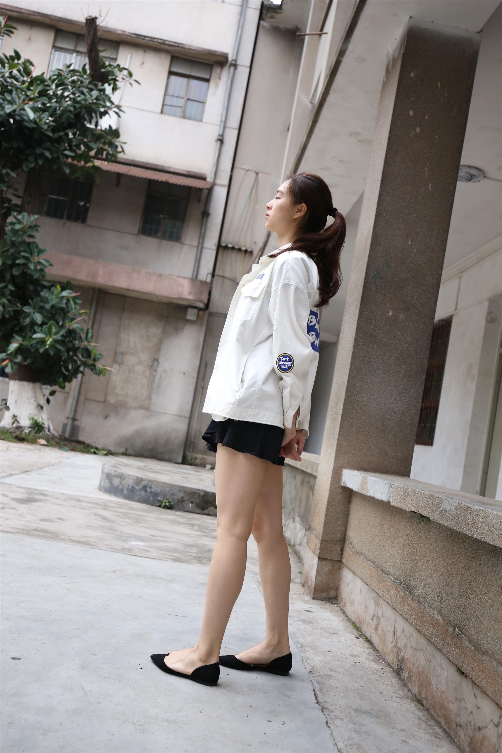 大西瓜美女图片 Z2-3 衫裸足561p1