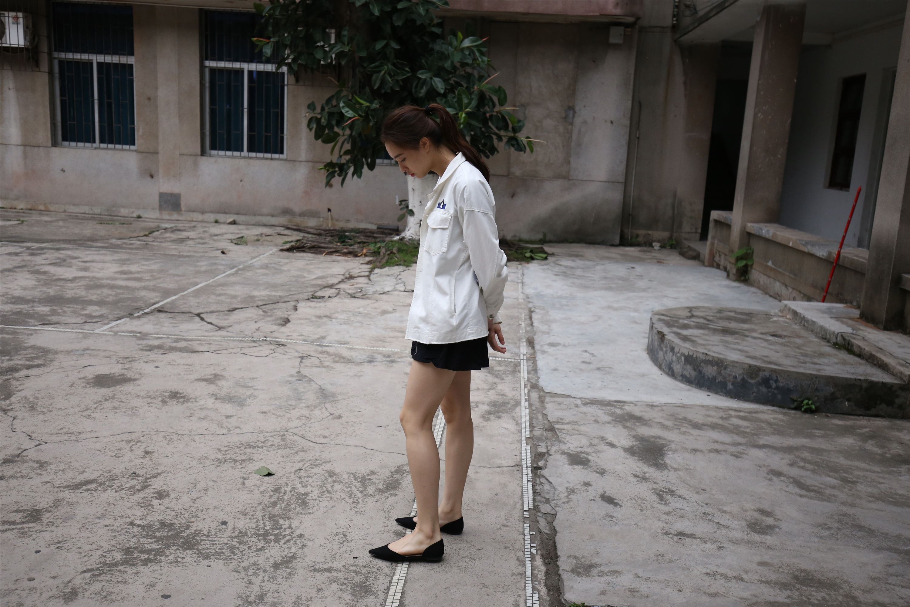 大西瓜美女图片 Z2-3 衫裸足561p1