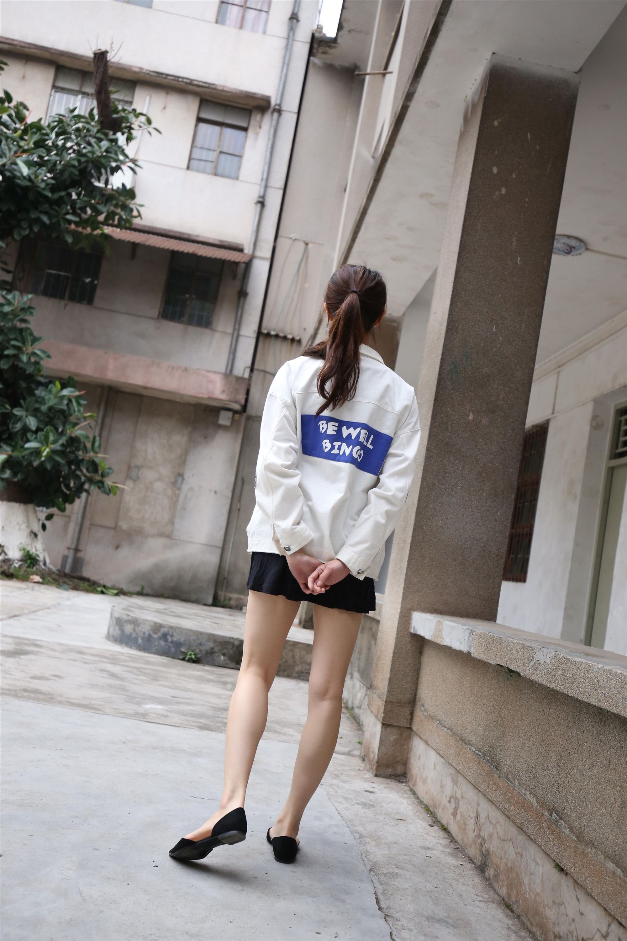 大西瓜美女图片 Z2-3 衫裸足561p1