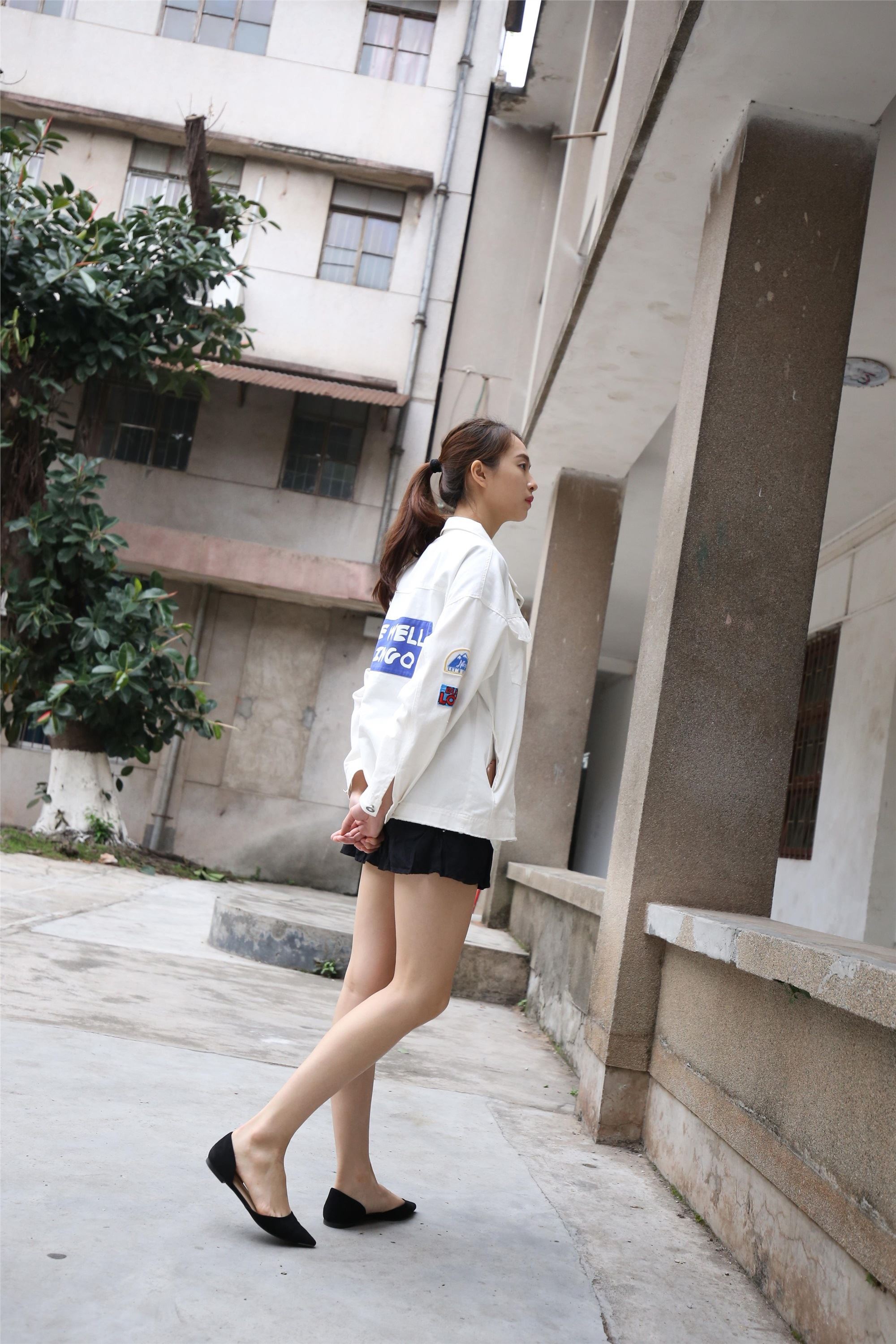 大西瓜美女图片 Z2-3 衫裸足561p1