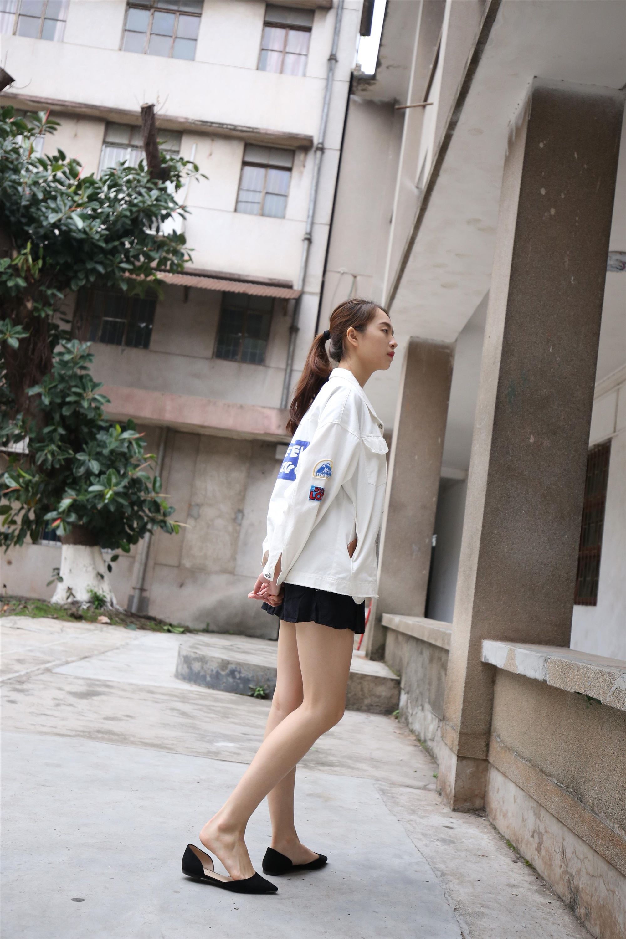 大西瓜美女图片 Z2-3 衫裸足561p1