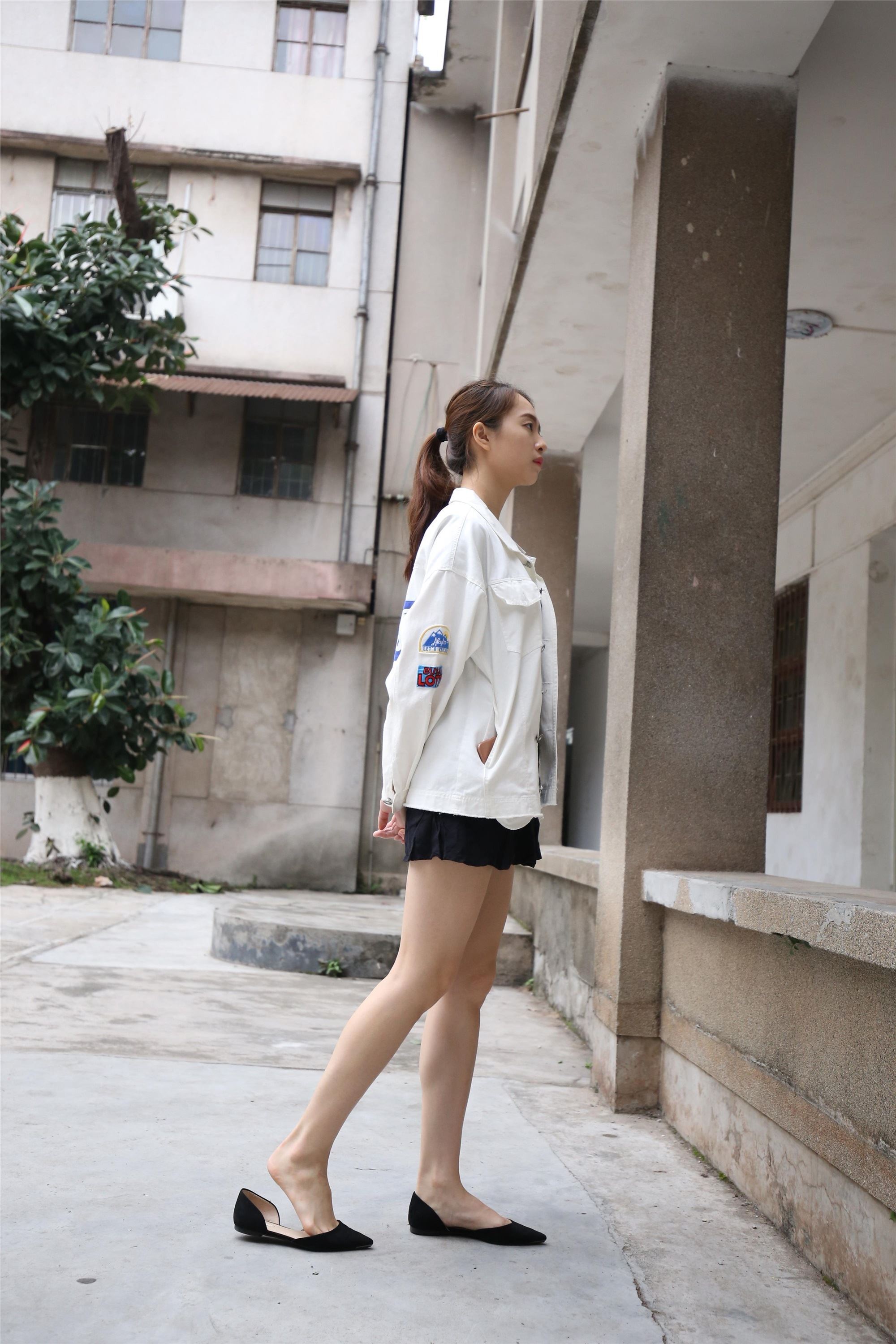 大西瓜美女图片 Z2-3 衫裸足561p1