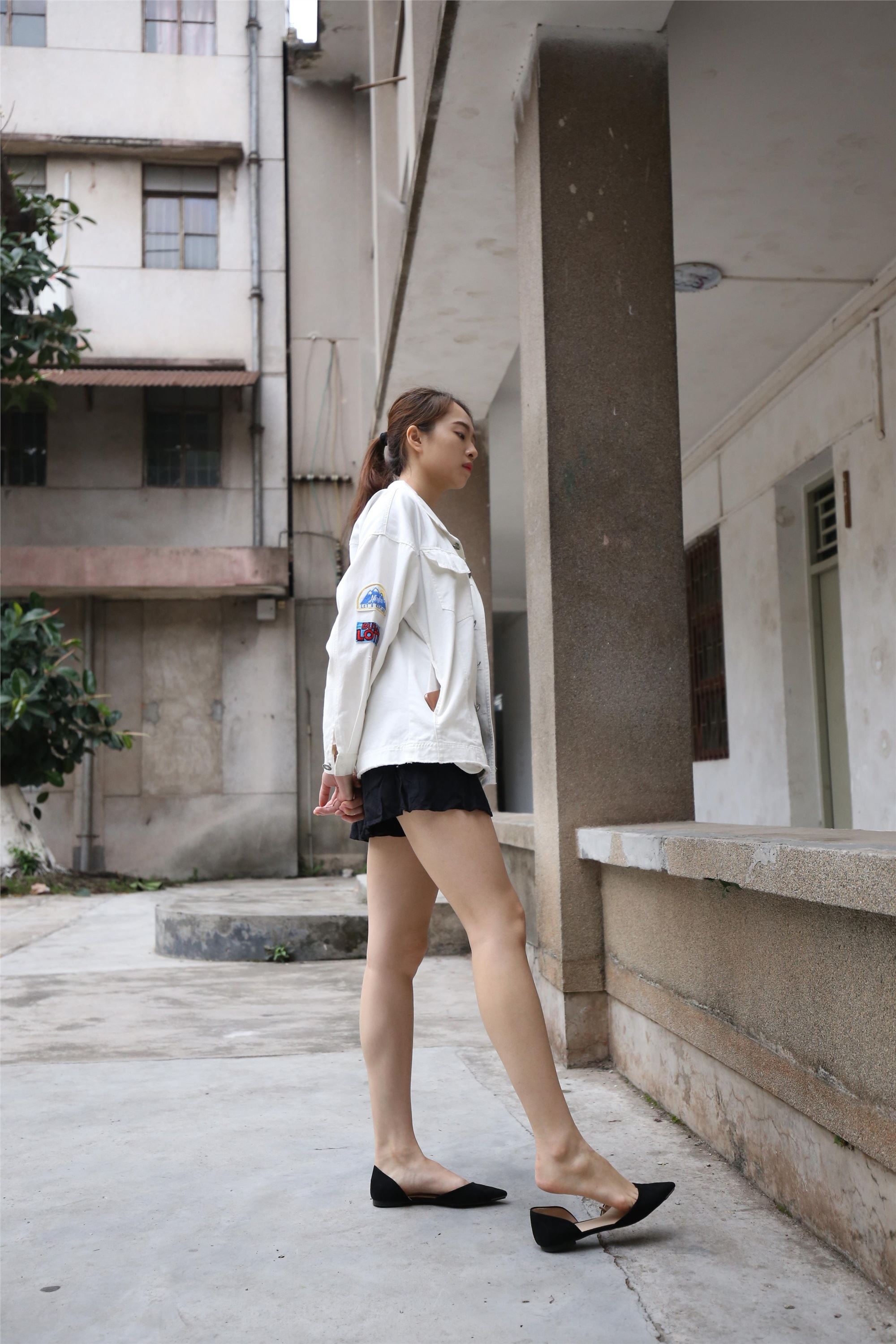 大西瓜美女图片 Z2-3 衫裸足561p1