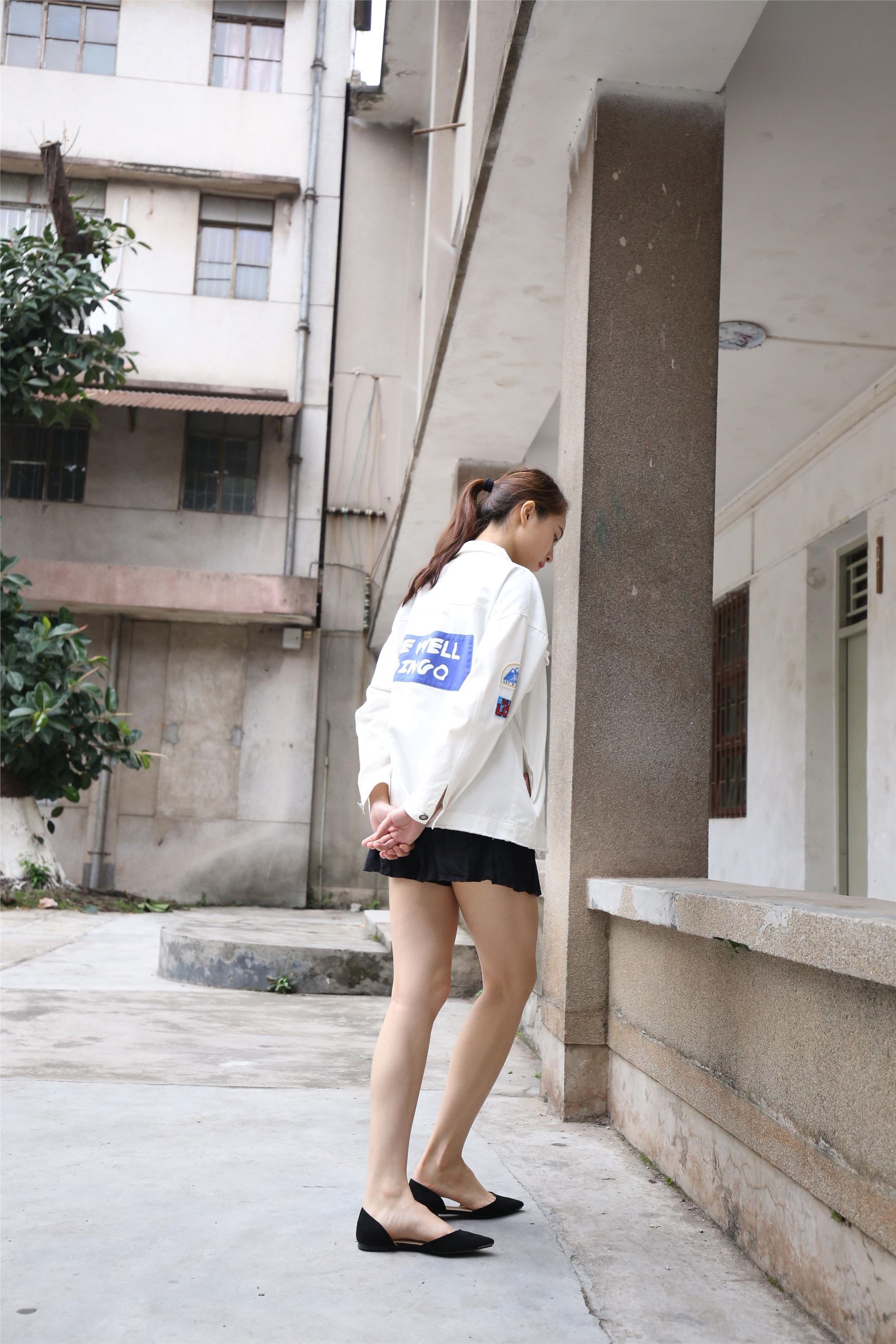 大西瓜美女图片 Z2-3 衫裸足561p1