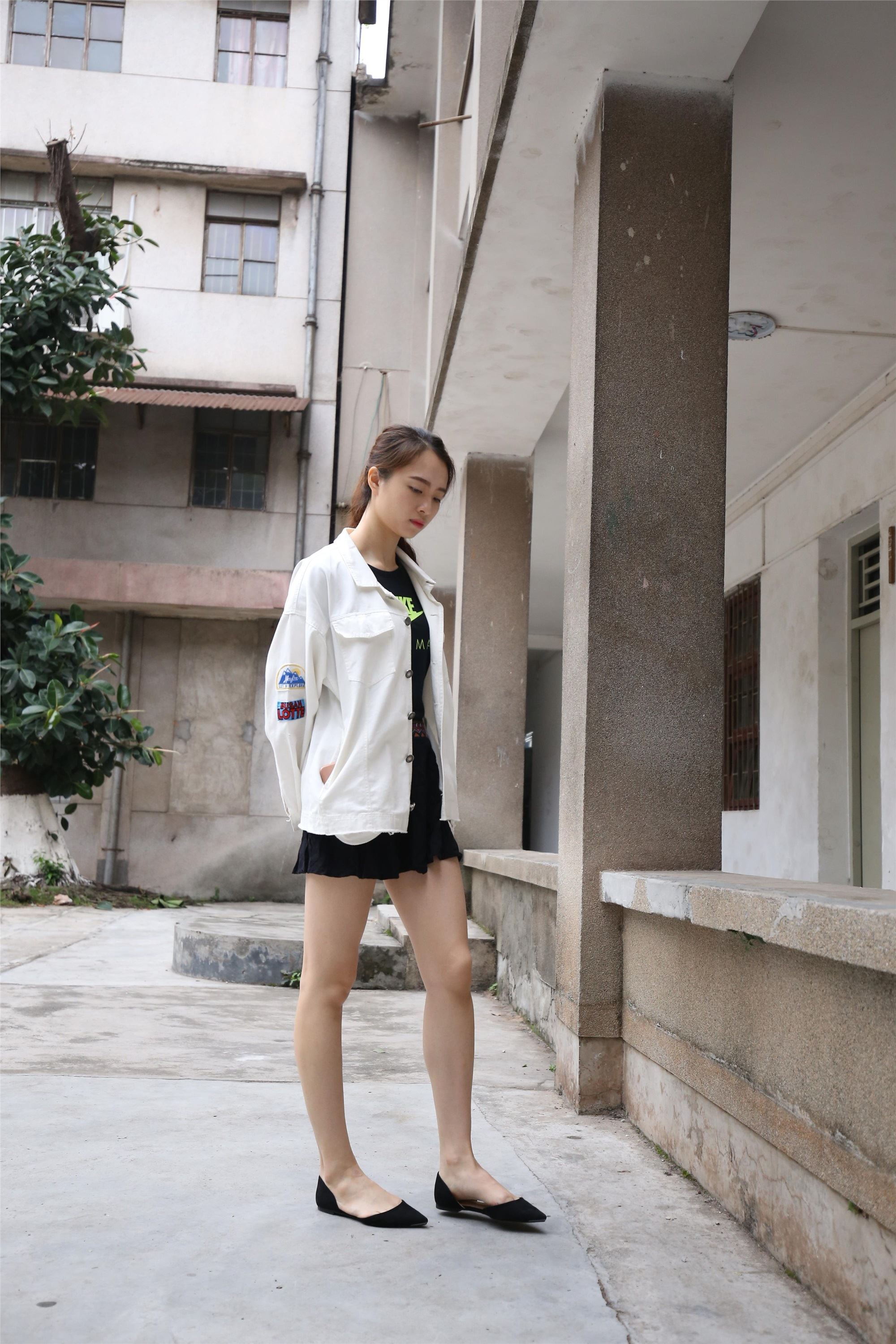 大西瓜美女图片 Z2-3 衫裸足561p1