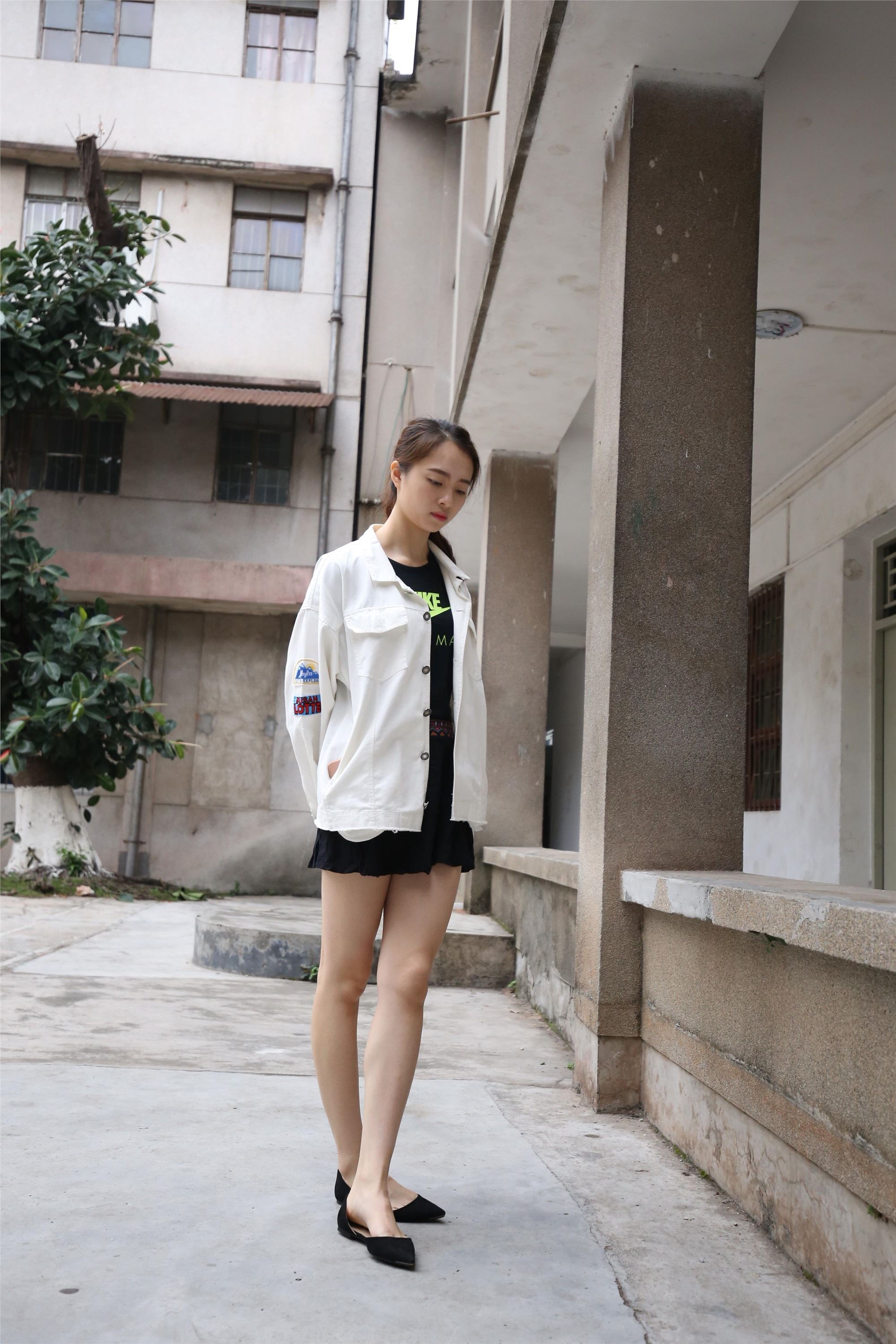 大西瓜美女图片 Z2-3 衫裸足561p1