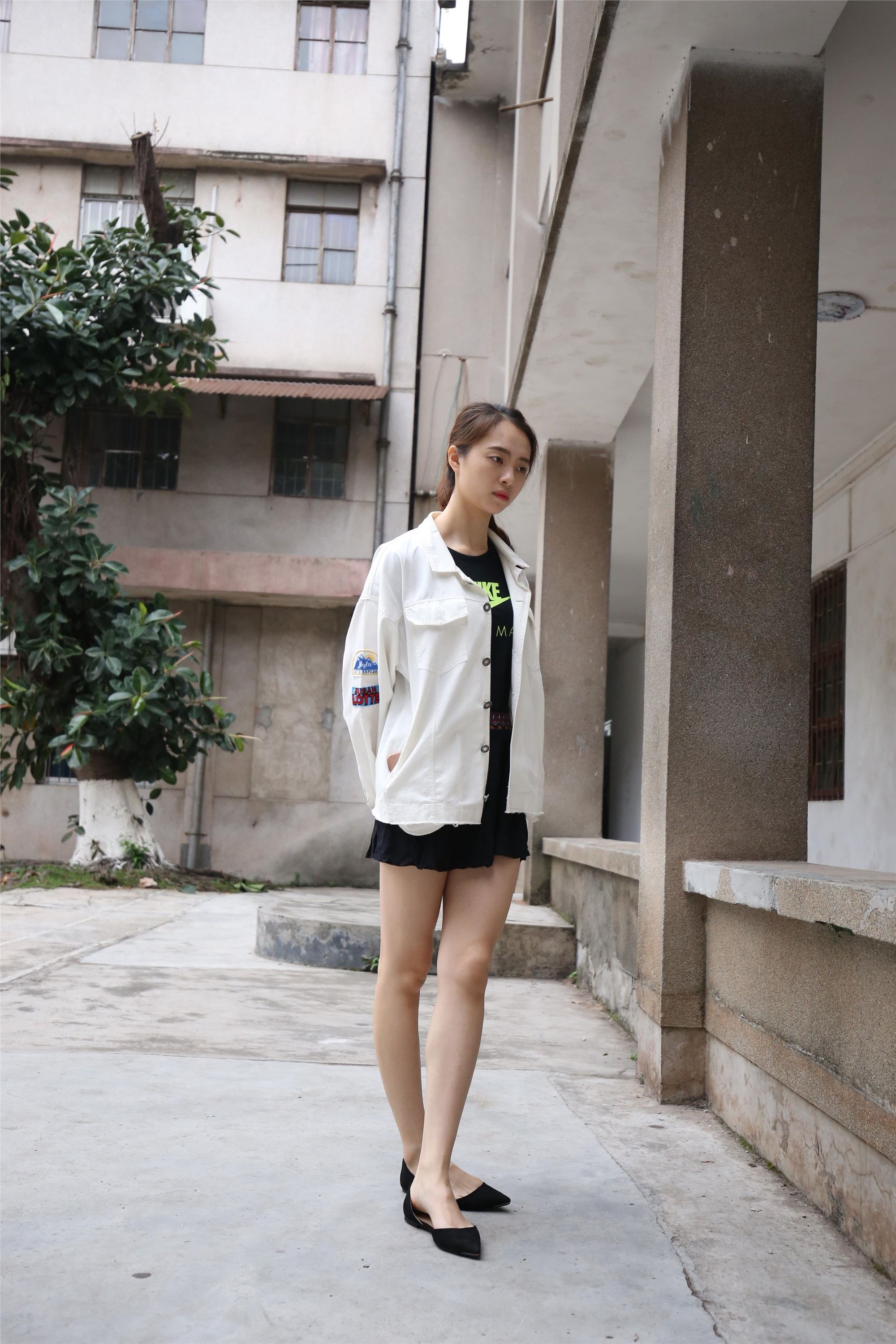 大西瓜美女图片 Z2-3 衫裸足561p1