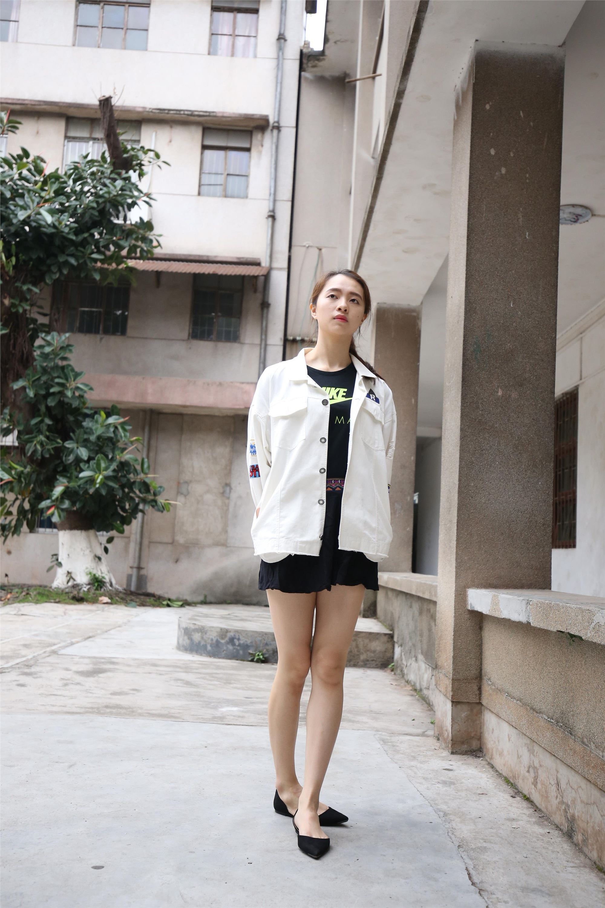 大西瓜美女图片 Z2-3 衫裸足561p1