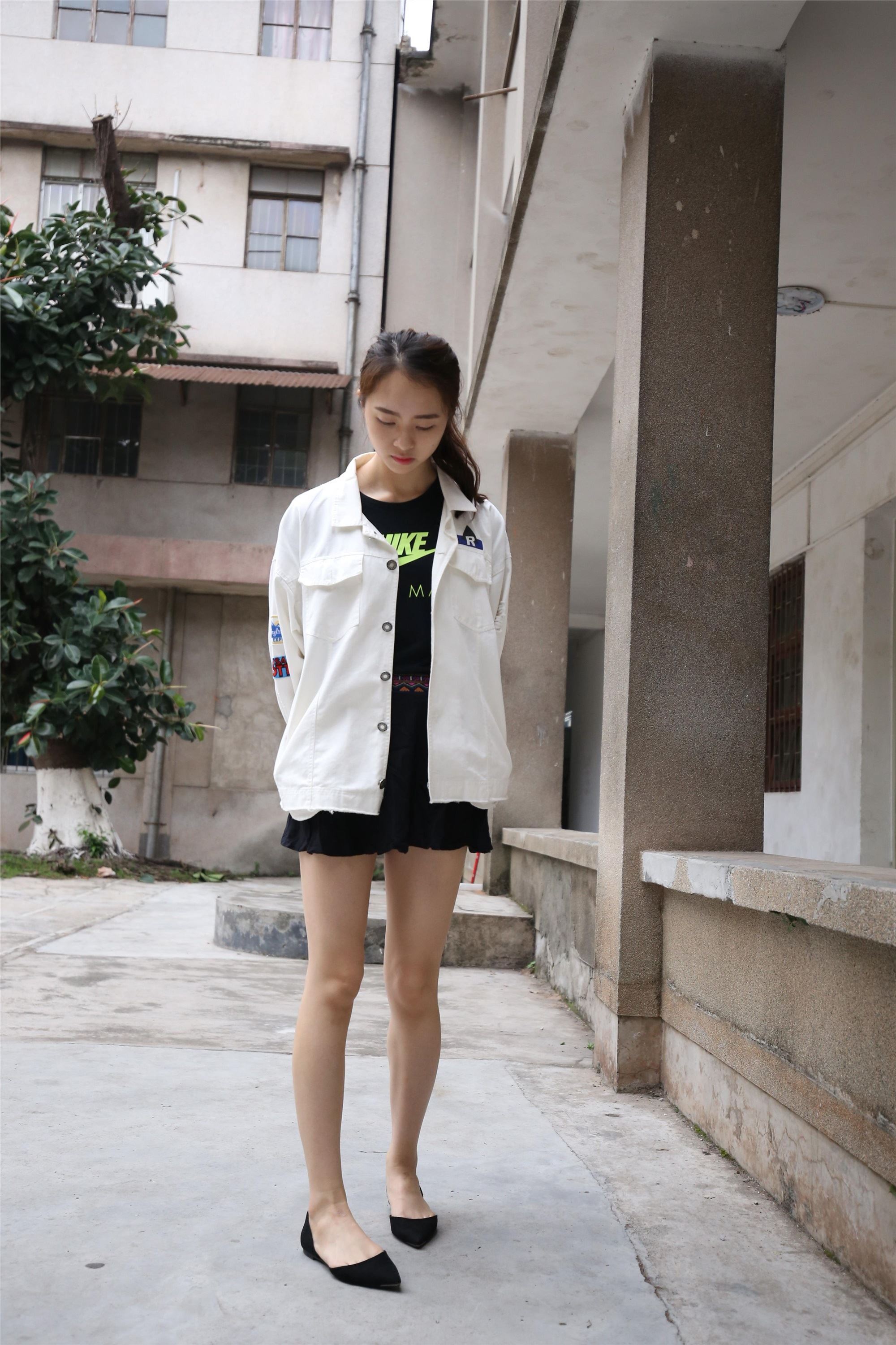 大西瓜美女图片 Z2-3 衫裸足561p1