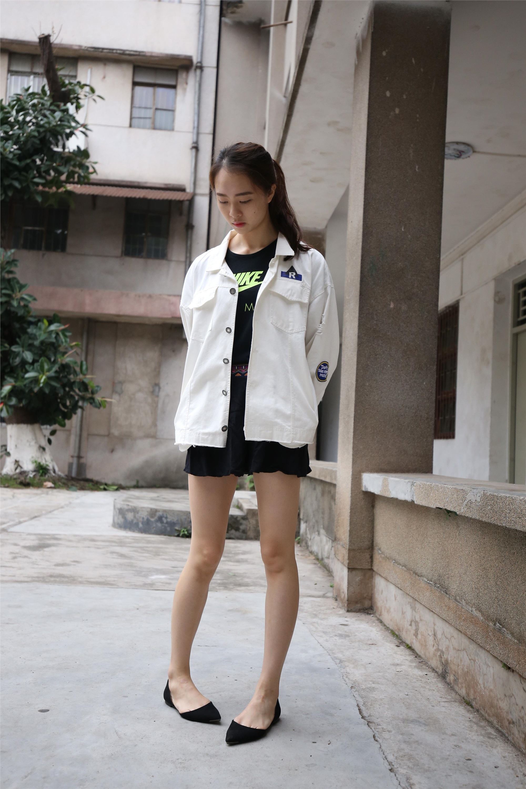 大西瓜美女图片 Z2-3 衫裸足561p1