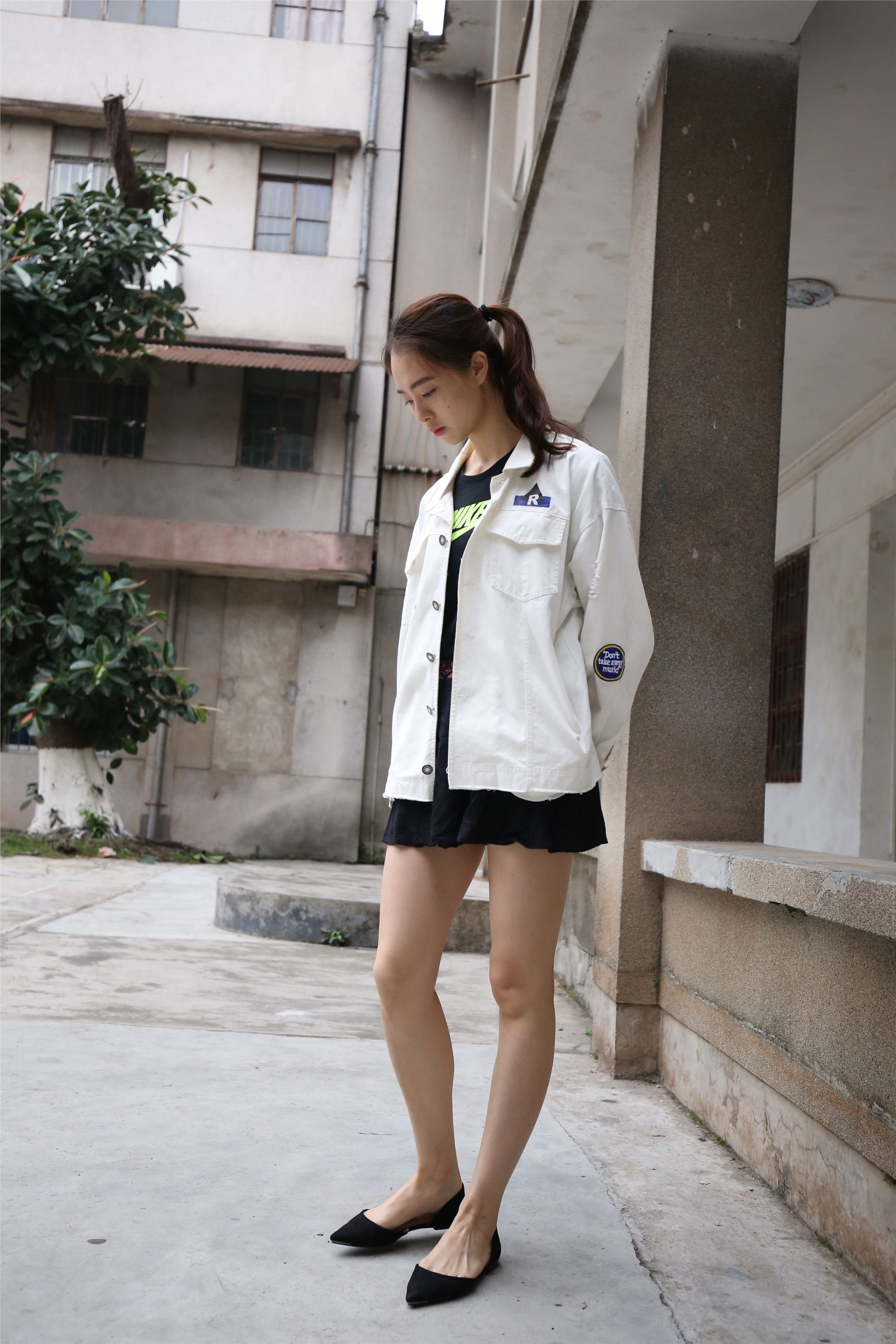 大西瓜美女图片 Z2-3 衫裸足561p1