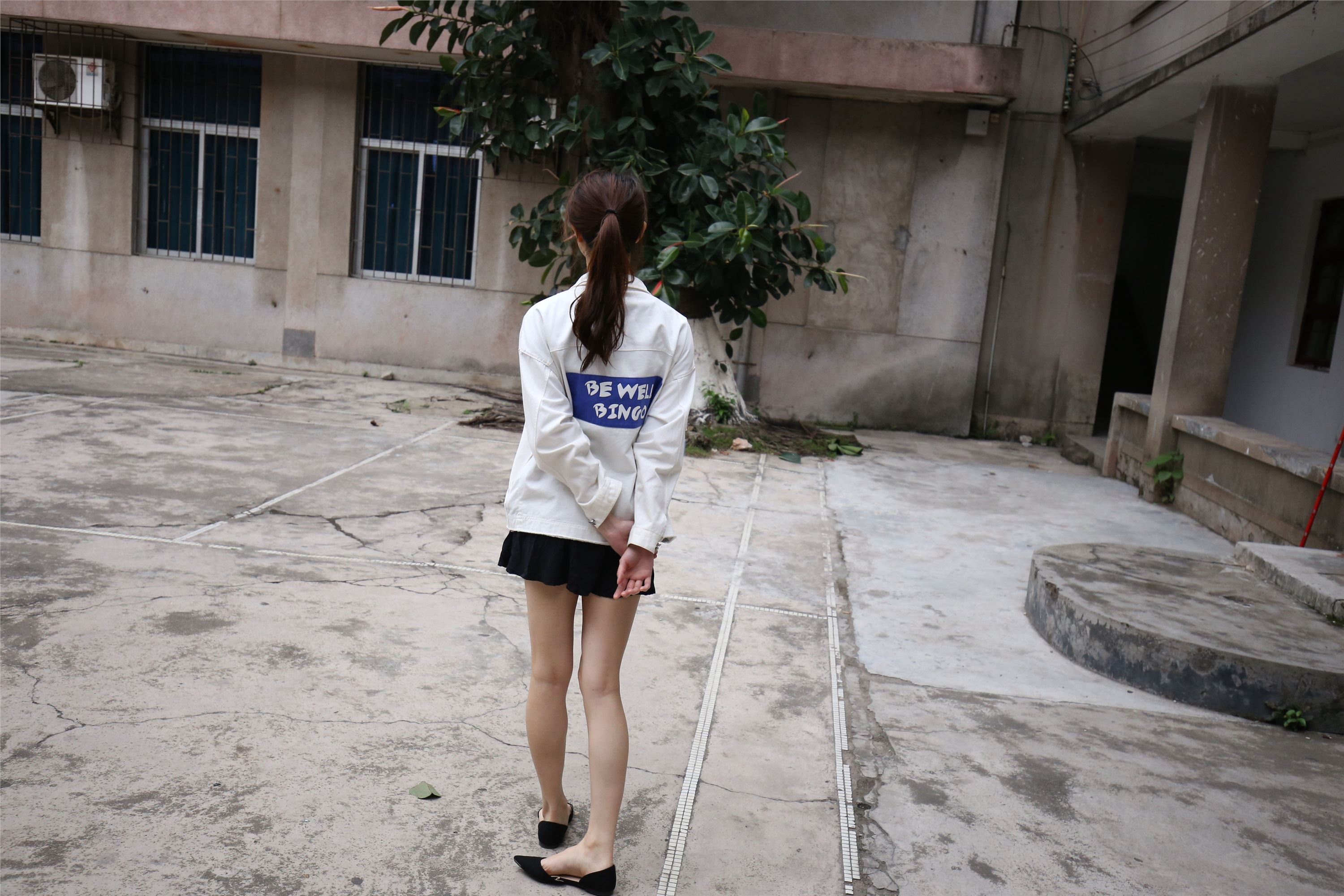 大西瓜美女图片 Z2-3 衫裸足561p1