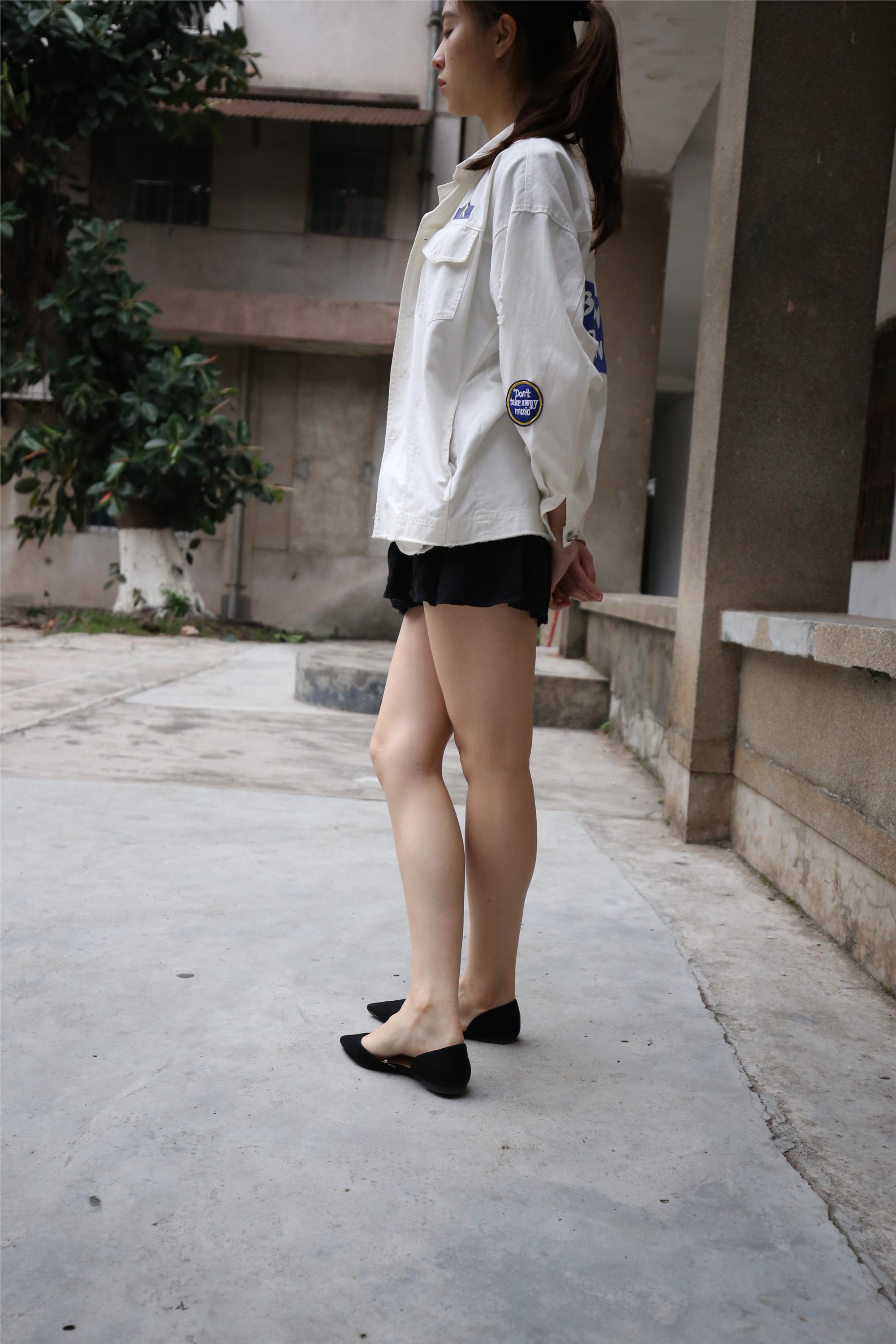 大西瓜美女图片 Z2-3 衫裸足561p1