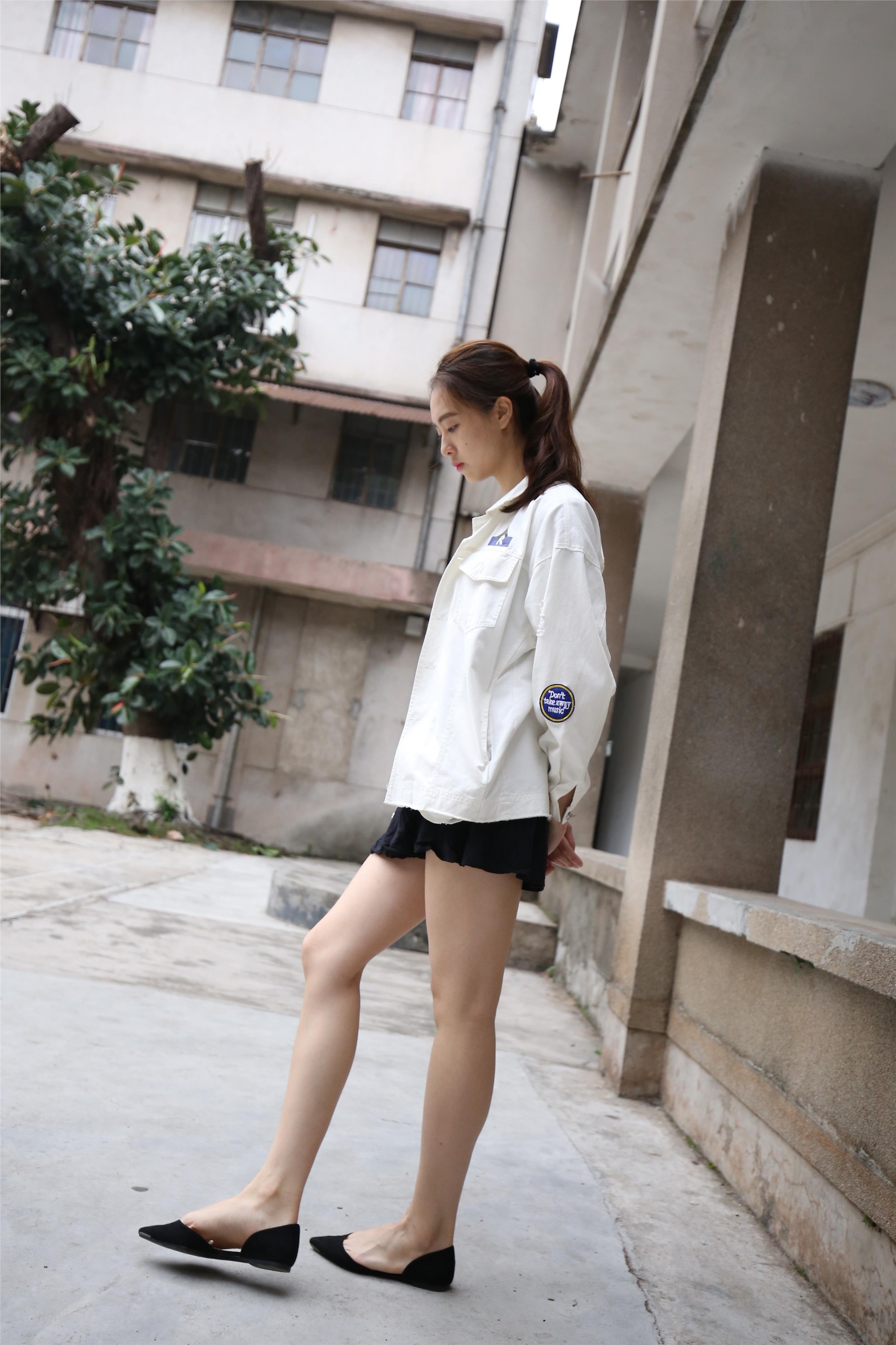 大西瓜美女图片 Z2-3 衫裸足561p1