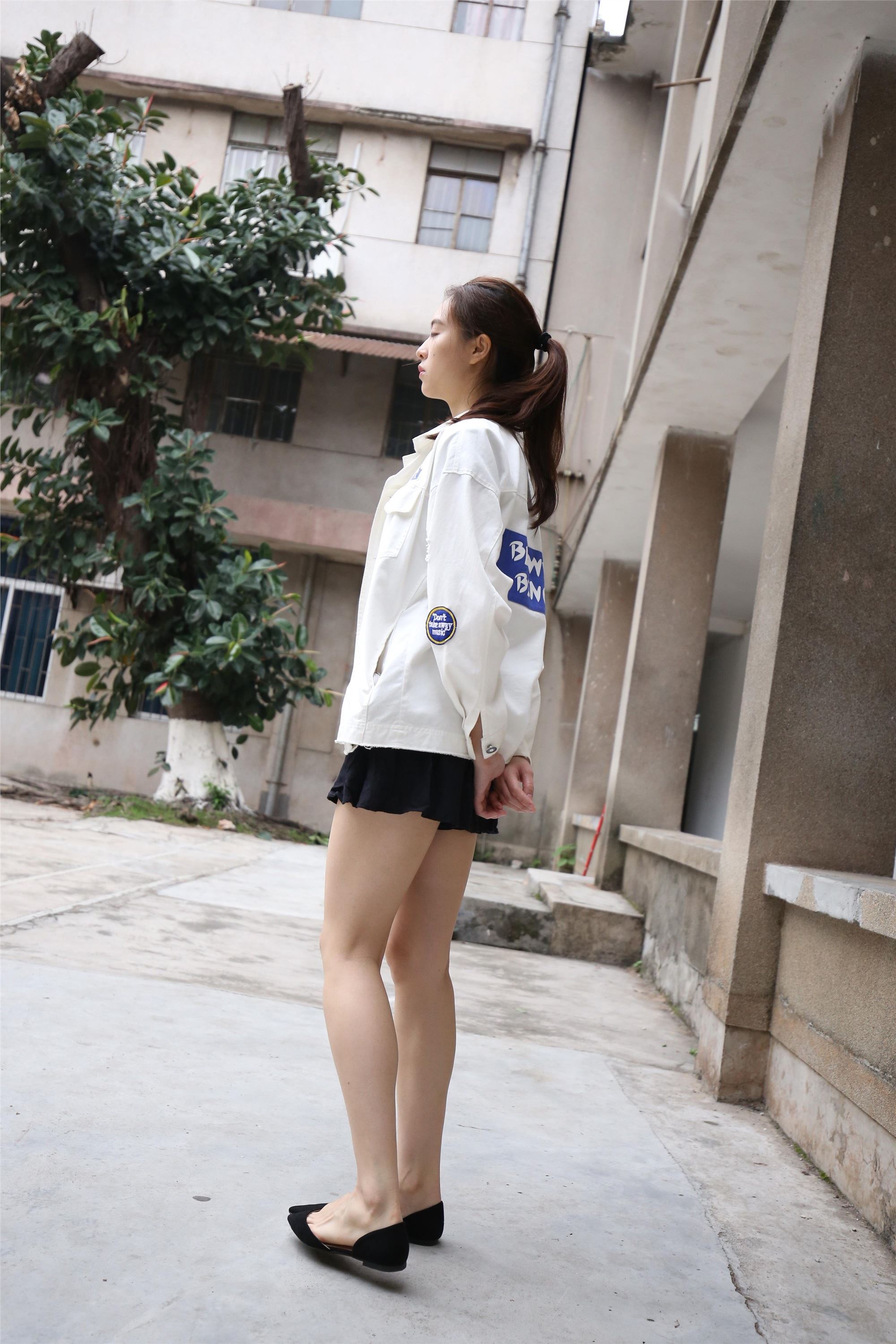 大西瓜美女图片 Z2-3 衫裸足561p1