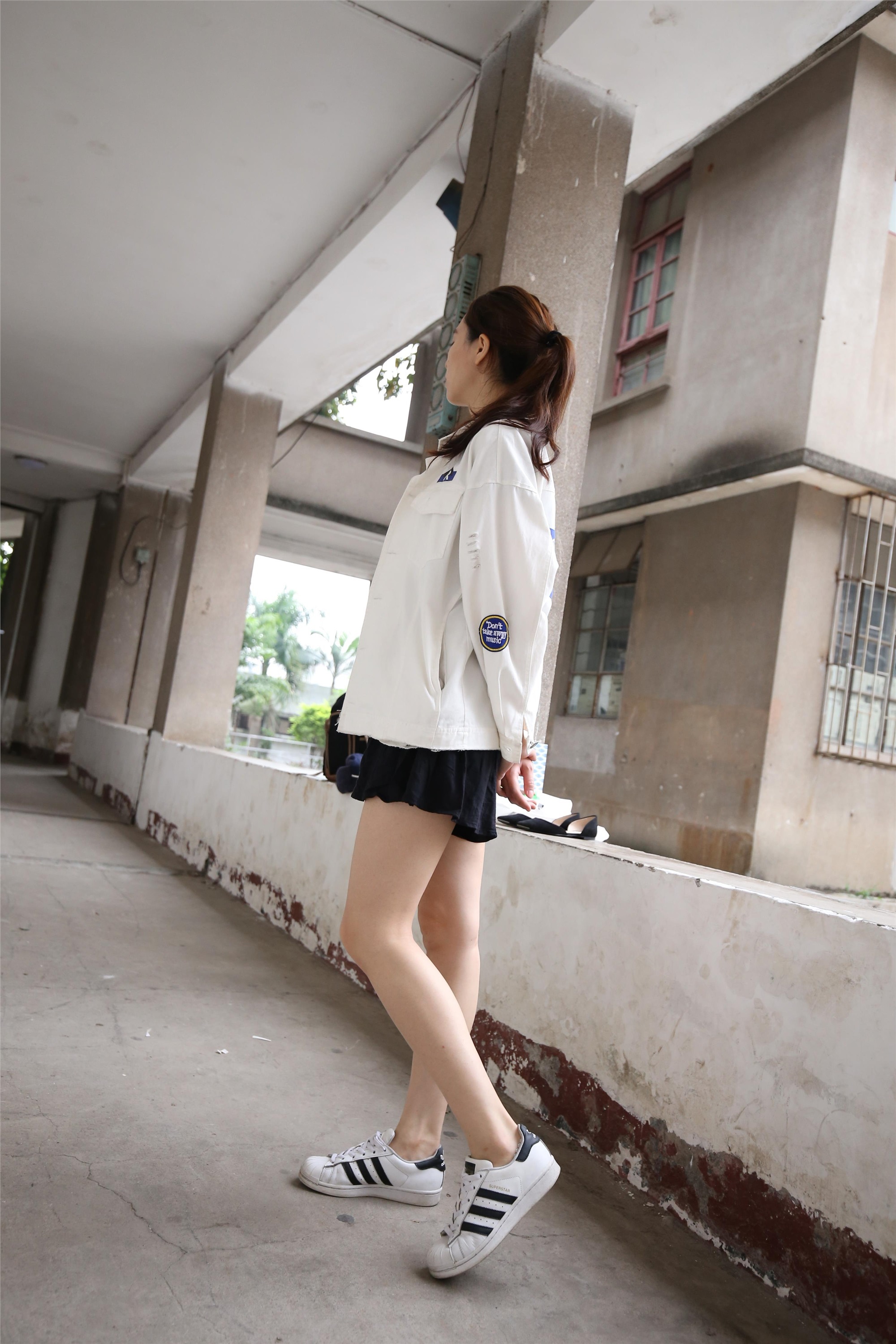 大西瓜美女图片 Z2-3 衫裸足561p2